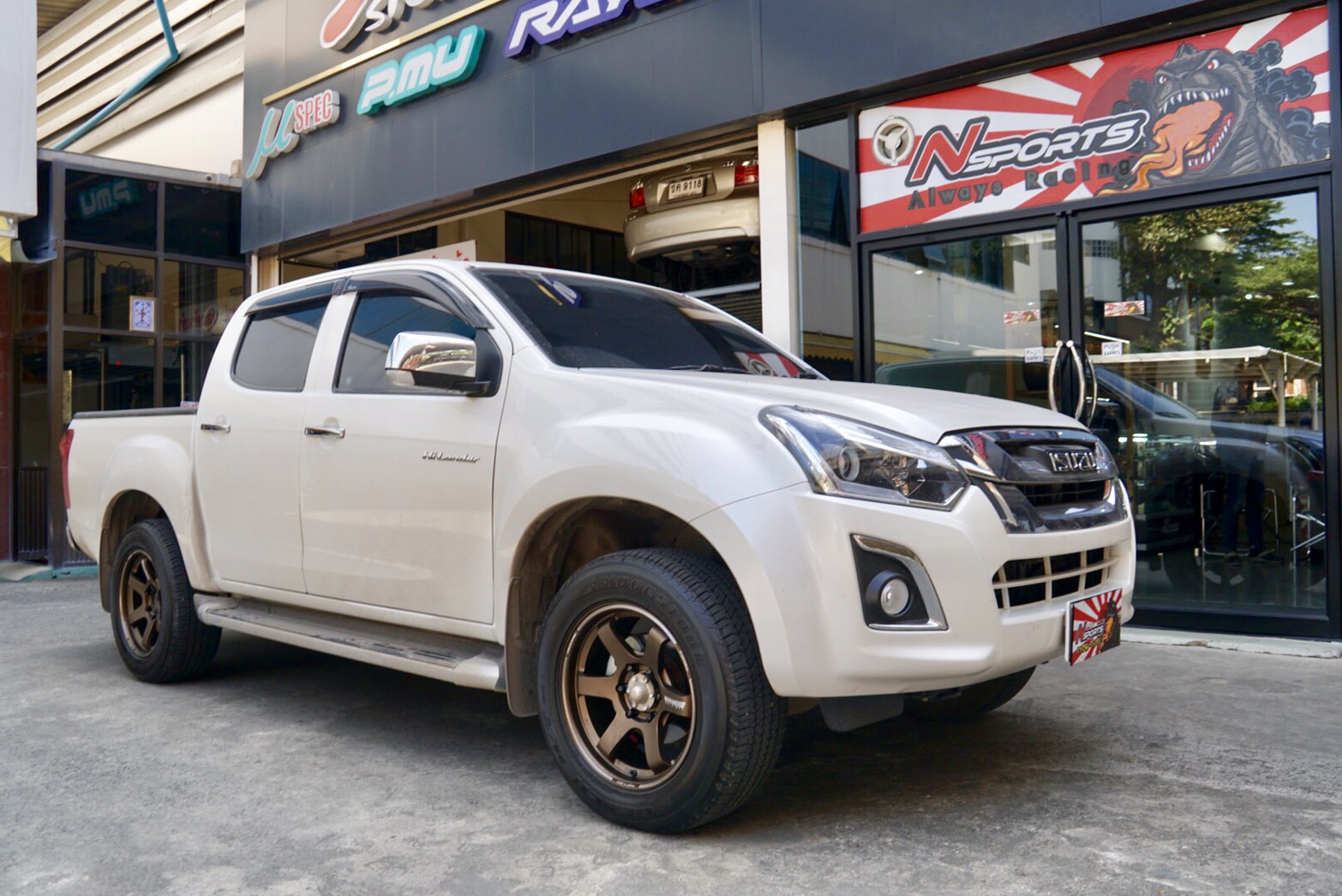 TE37 SB 18” จัดคู่กับรถ Isuzu Dmax By Nsports