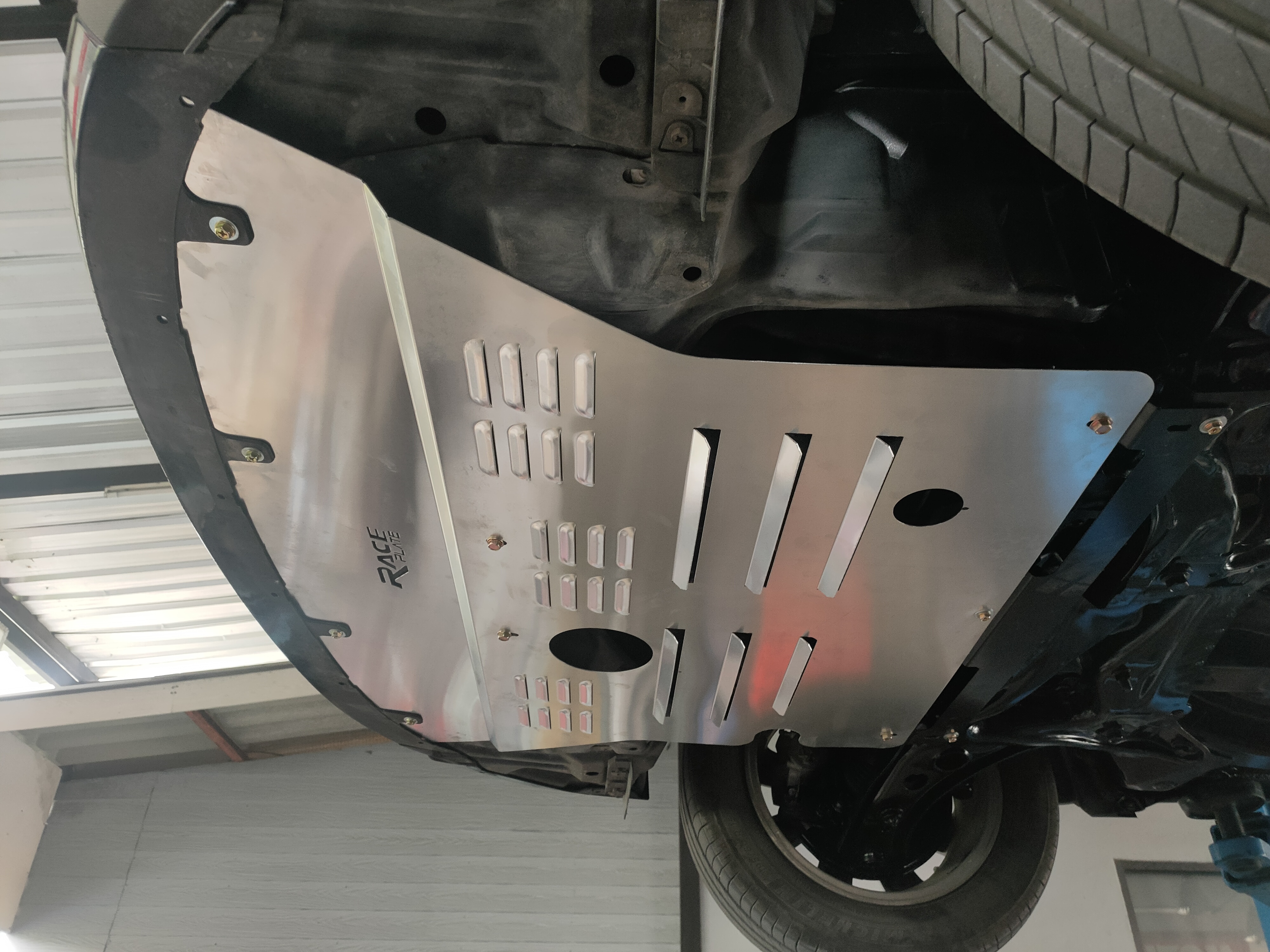 แผ่นปิดใต้ห้องเครื่องอลูมิเนียม Vios 2014, Sienta Raceplate_Undertray