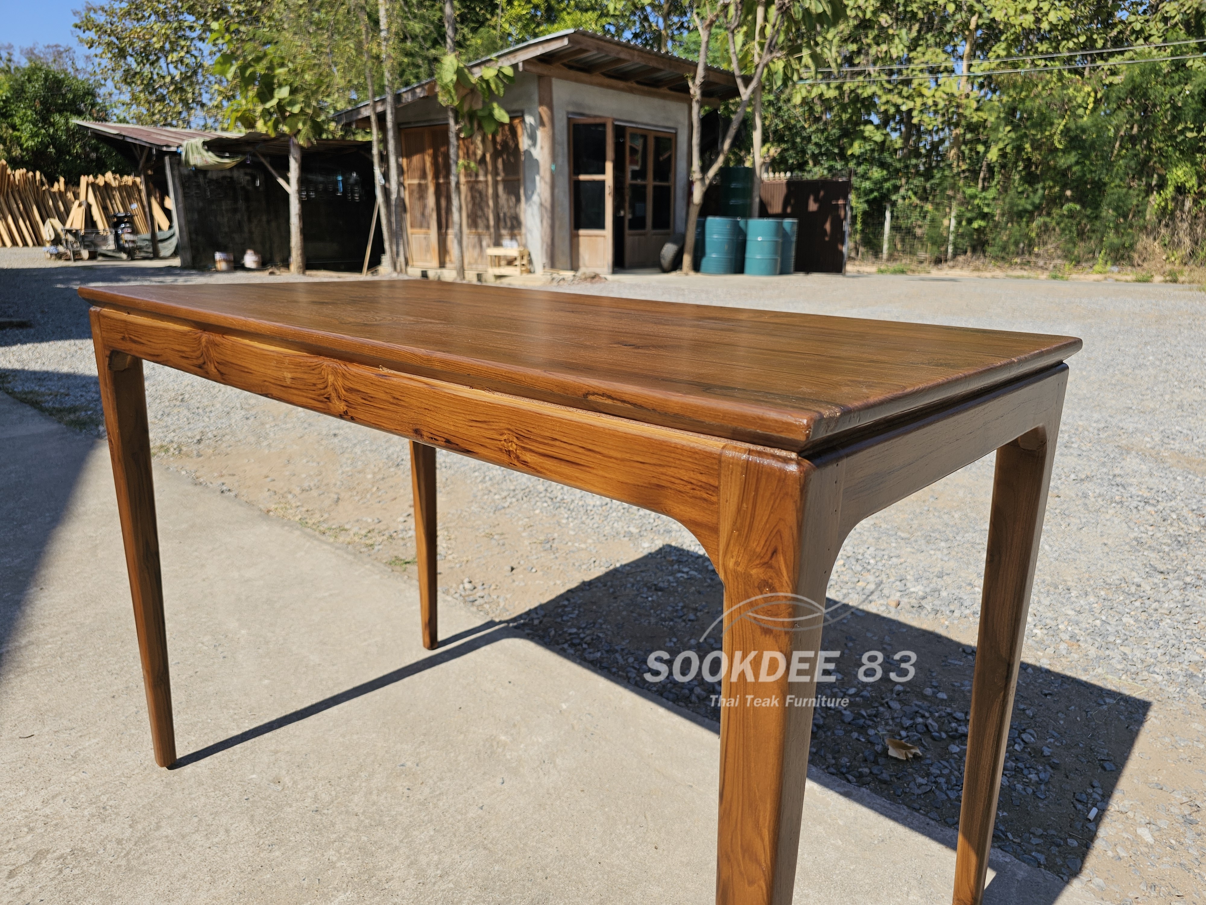 โต๊ะทำงานมินิมอล