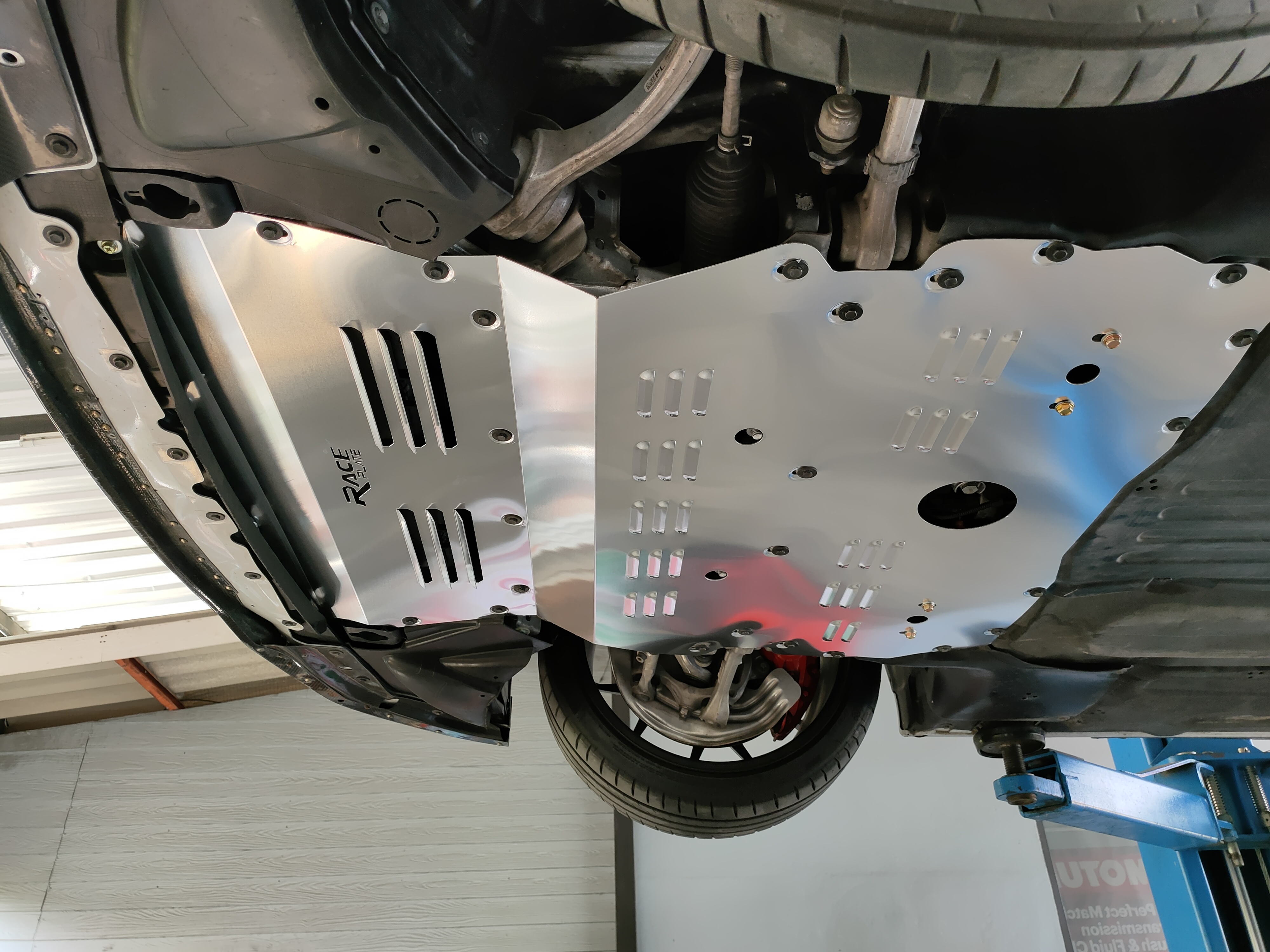 แผ่นปิดใต้ห้องเครื่องอลูมิเนียม BMW G20 Raceplate_Undertray