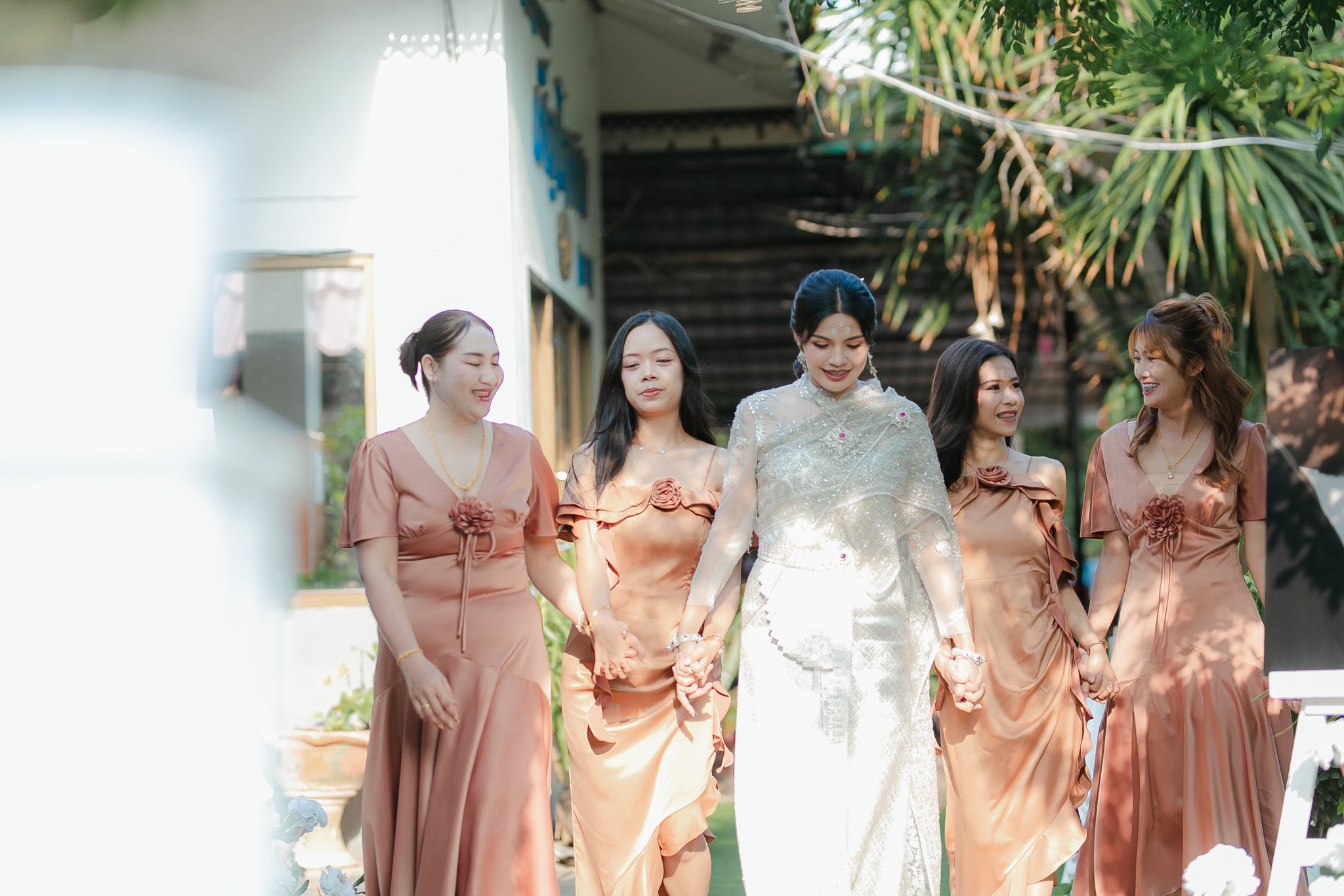 “ชุดเพื่อนเจ้าสาว ” งานแต่งงานธีมสีน้ำตาล