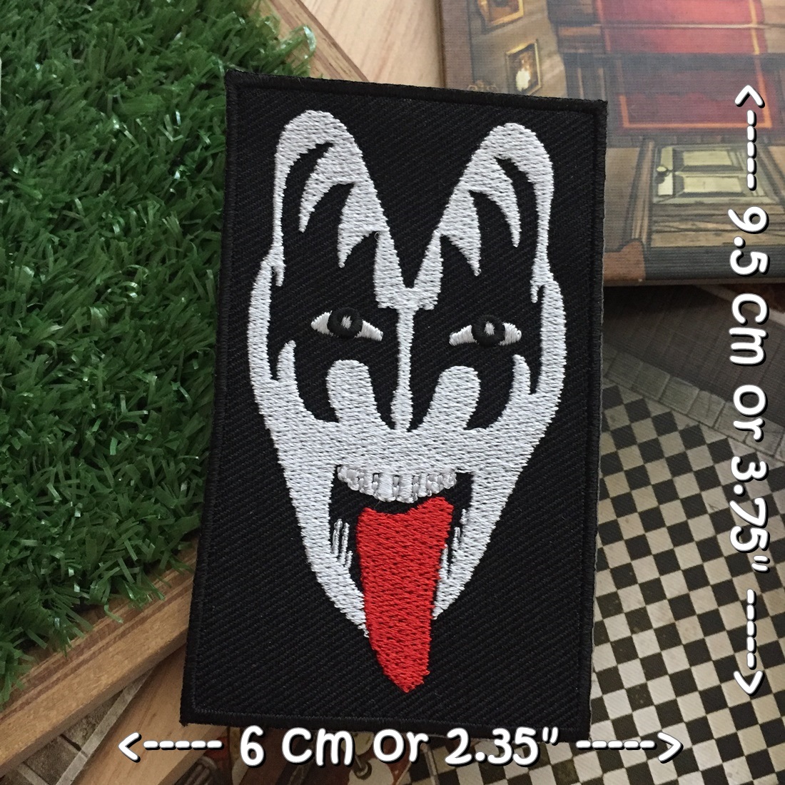 Kiss วงดนตรี ร็อค เฮฟวี่เมทัล พังค์ ตัวรีดแบบปัก อาร์มปัก ตัวรีดติดเสื้อ ตัวรีด ติดกระเป๋า ติดหมวก ติดแจ๊คเก็ต Rock Iron on Embroidered Patch