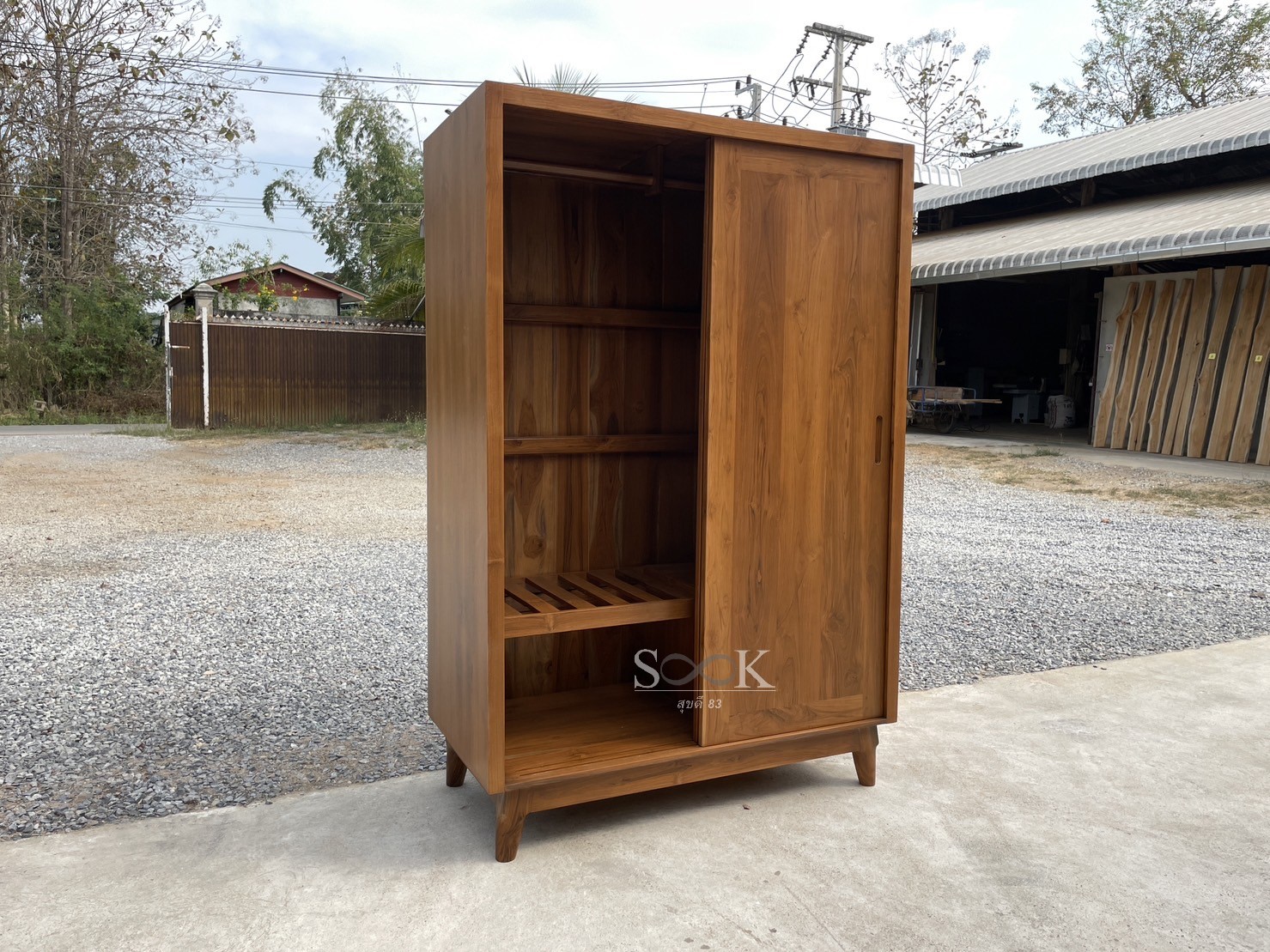 ตู้เสื้อผ้าบานสไลด์โมเดิร์น มีขา สูง 1.8 ม.