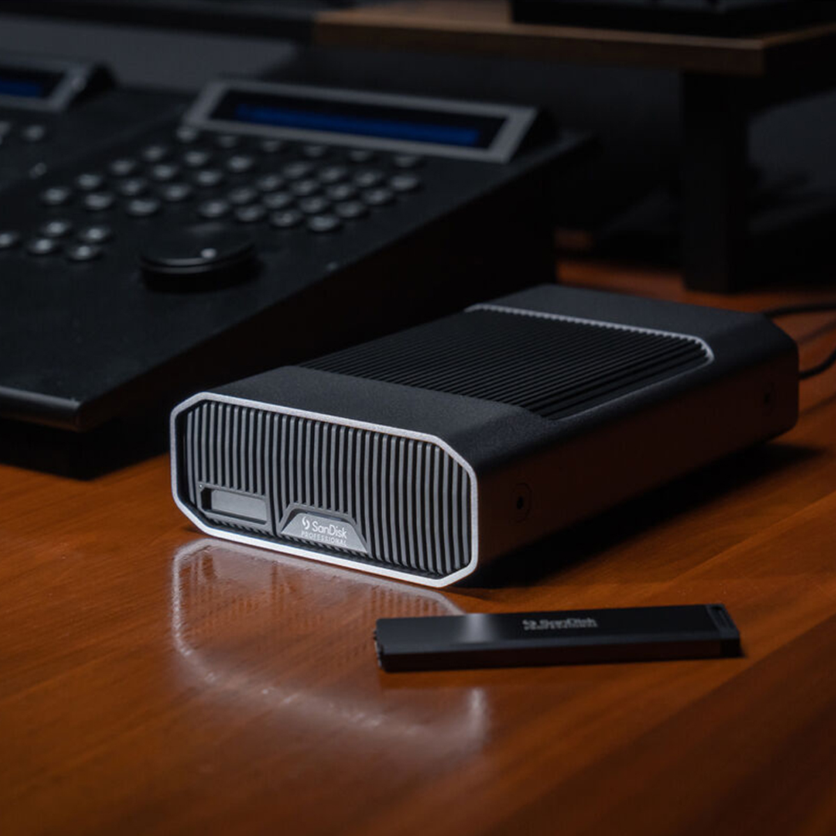 G-DRIVE PROJECT External Hard Drive (SDPHG1H) 6TB 8TB 12TB 18TB 22TB Thunderbolt 3 (40 Gbps) USB Type-C SanDisk Professional