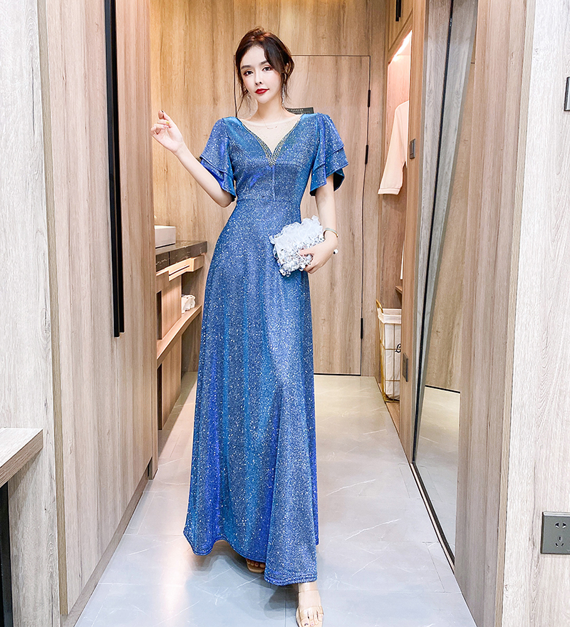 ชุดราตรียาวสีน้ำเงินเหลือบเขียวปีกแมลงทับ ผ้ากลิสเตอร์ สวยมากๆๆค่ะ ส่งฟรี