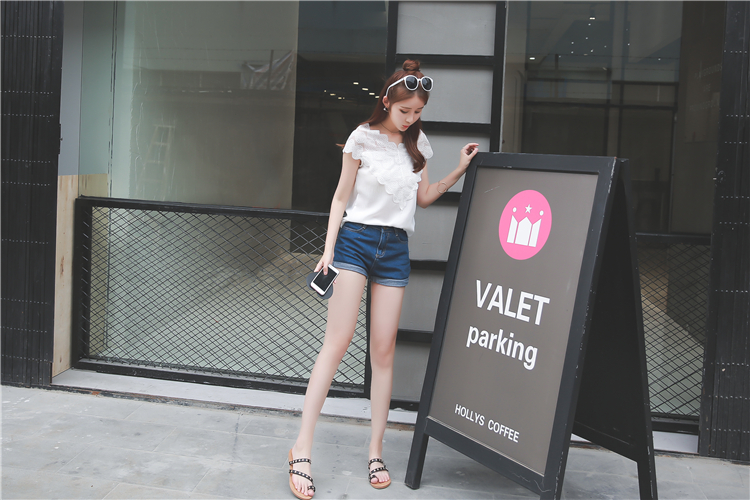 เสื้อผ้าชีฟองสีขาว ส่งฟรี ems