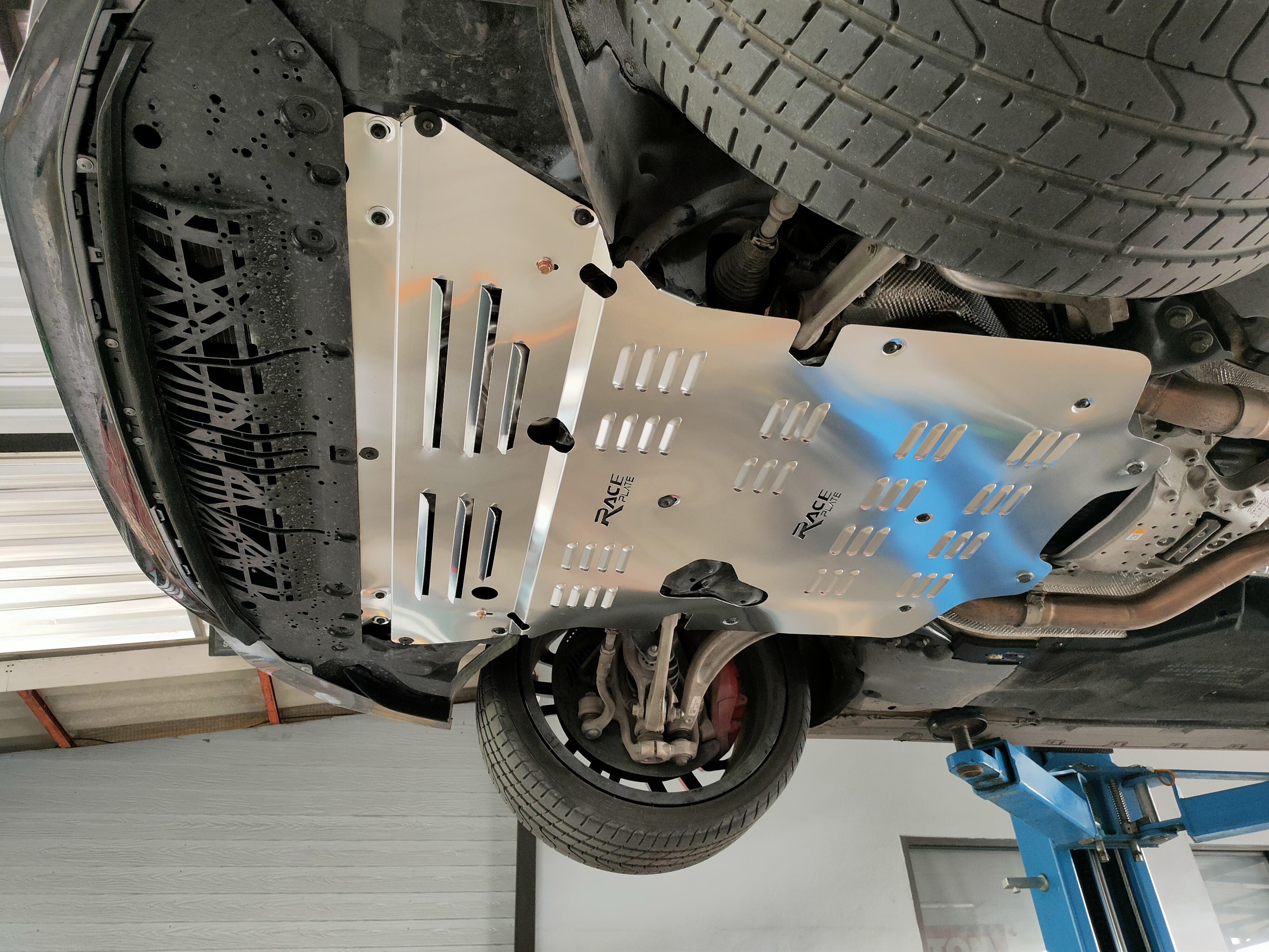 แผ่นปิดใต้ห้องเครื่องอลูมิเนียม Audi A5 2018 Raceplate_Undertray