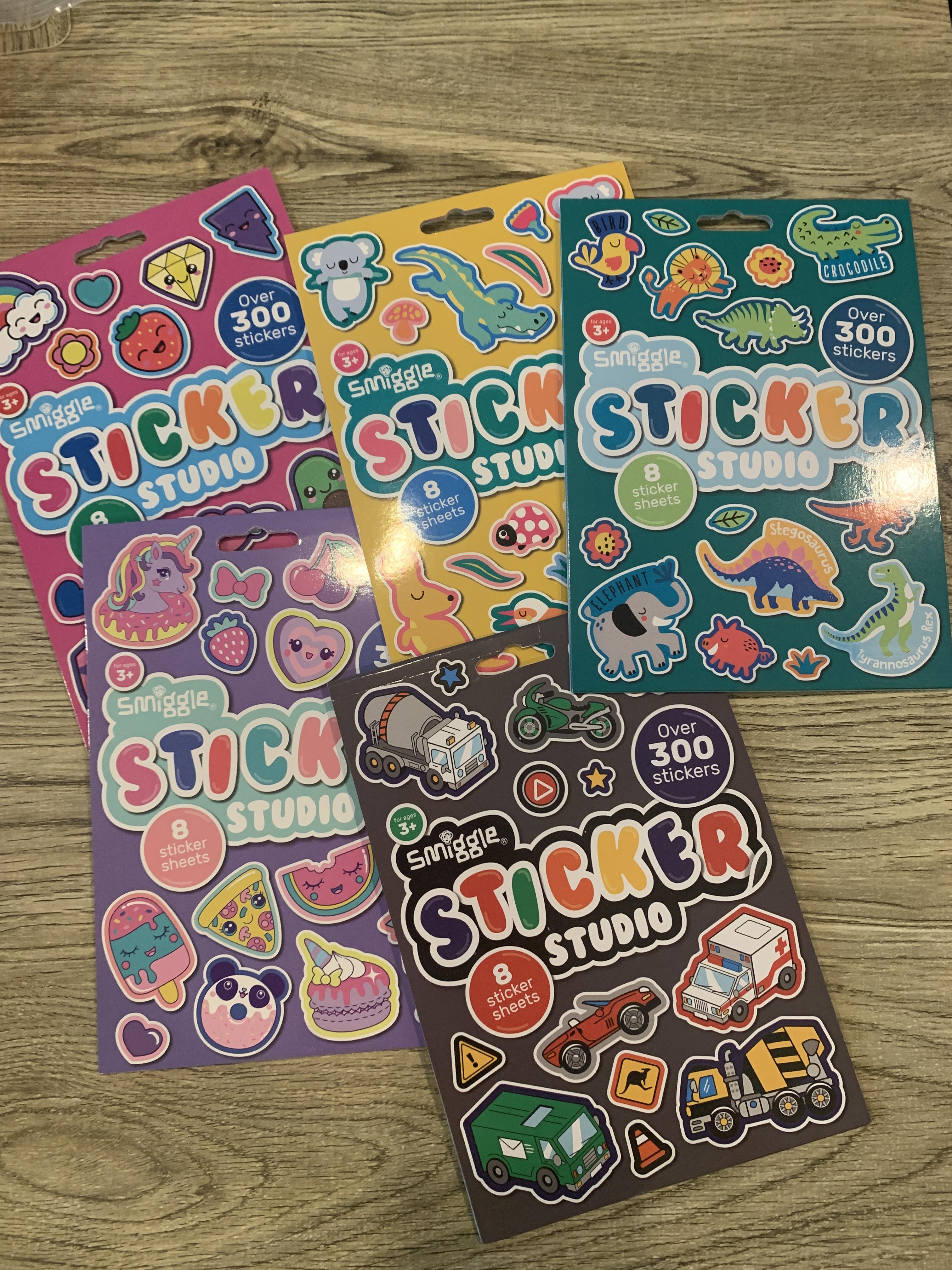 สมุดสติกเกอร์ Smiggle sticker