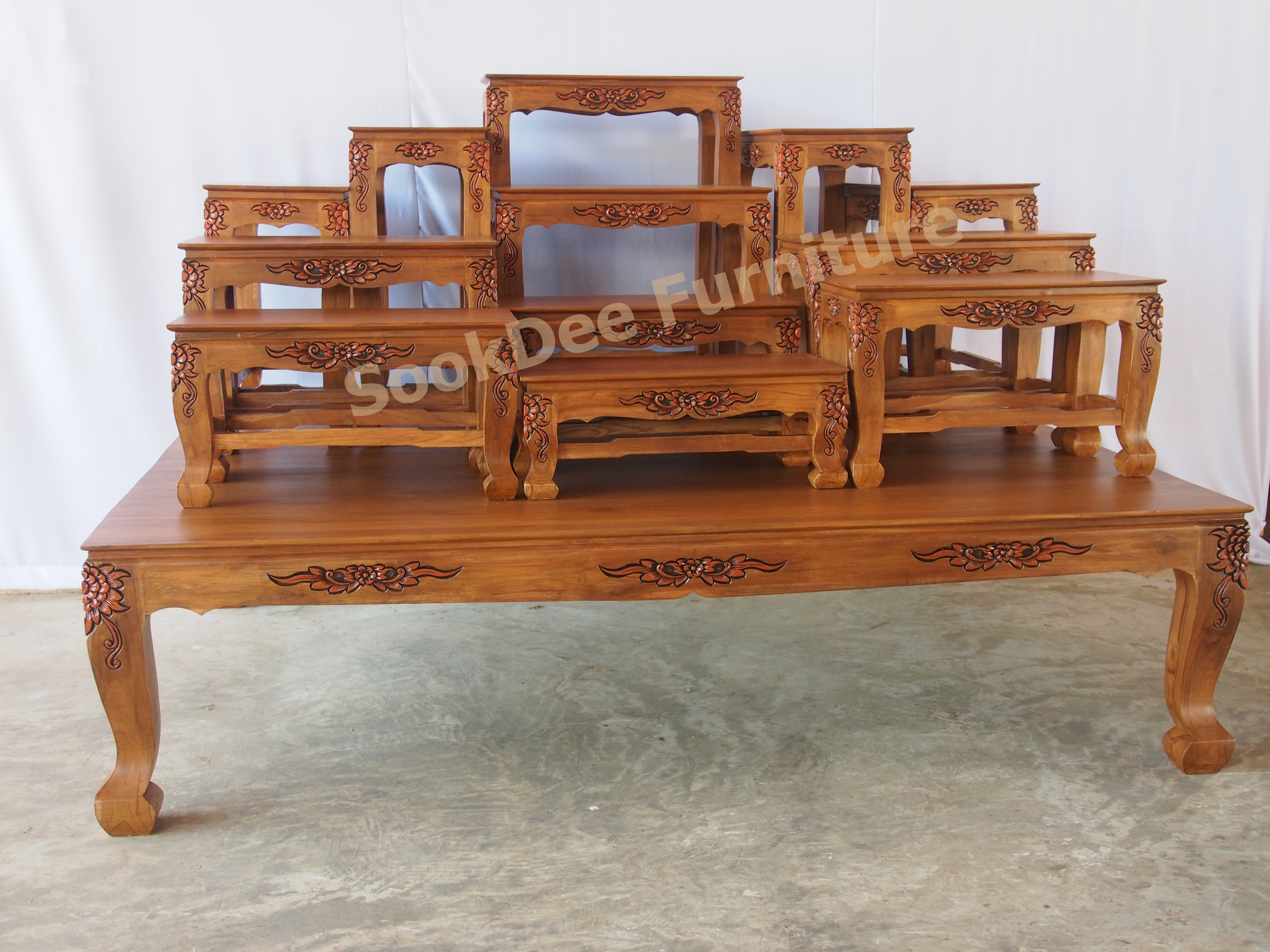 โต๊ะหมู่บูชา 12 ตัว x 9 นิ้ว แกะลาย