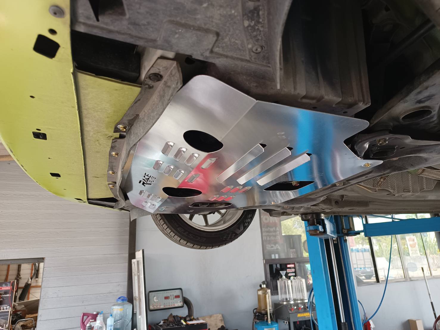 แผ่นปิดใต้ห้องเครื่องอลูมิเนียม Nissan March Raceplate_Undertray