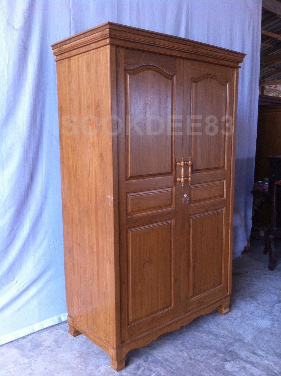 ตู้เสื้อผ้า บานเปิด สูง 2 ม. มีขา