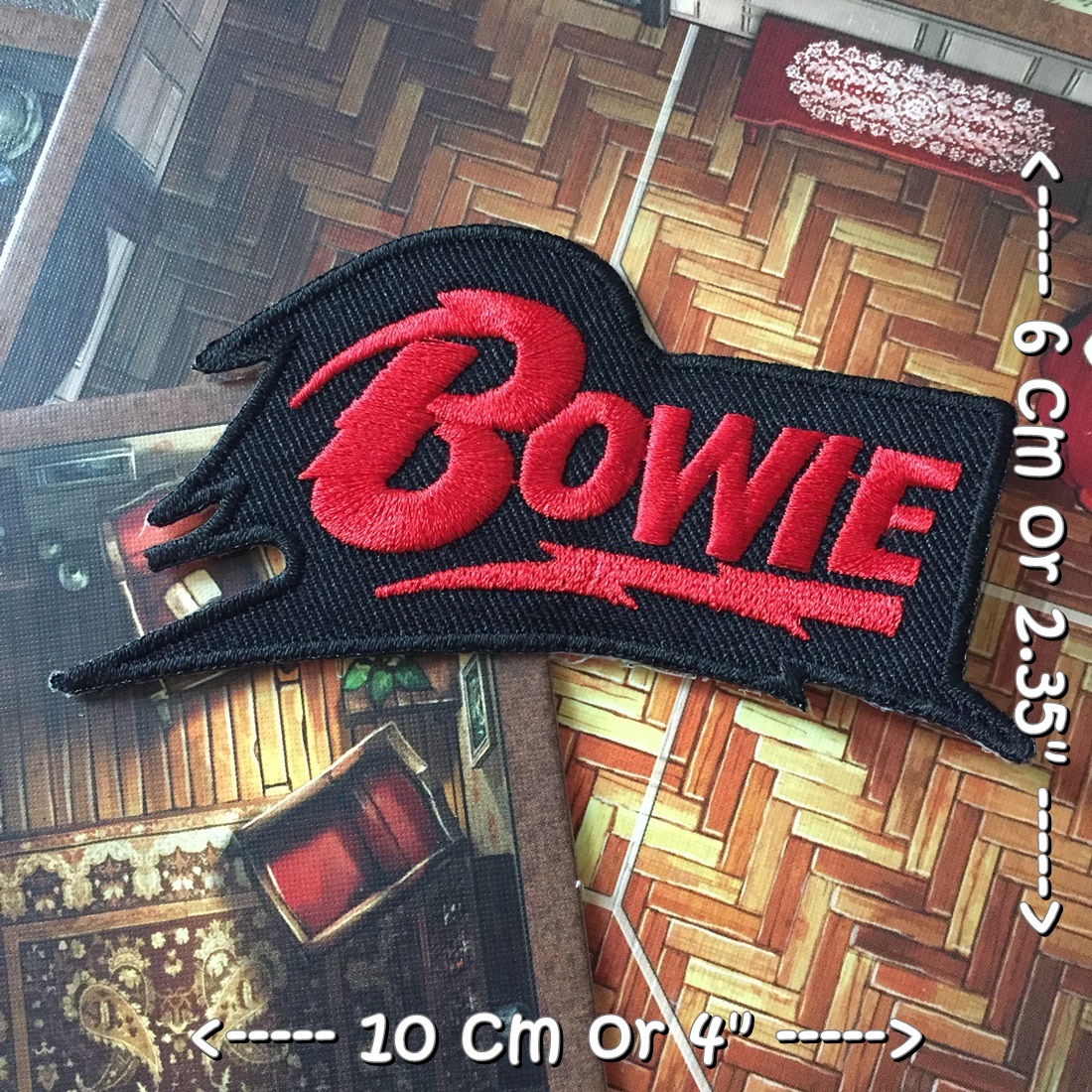 Bowie วงดนตรี ร็อค เฮฟวี่เมทัล พังค์ ตัวรีดแบบปัก อาร์มปัก ตัวรีดติดเสื้อ ตัวรีด ติดกระเป๋า ติดหมวก ติดแจ๊คเก็ต Rock Iron on Embroidered Patch