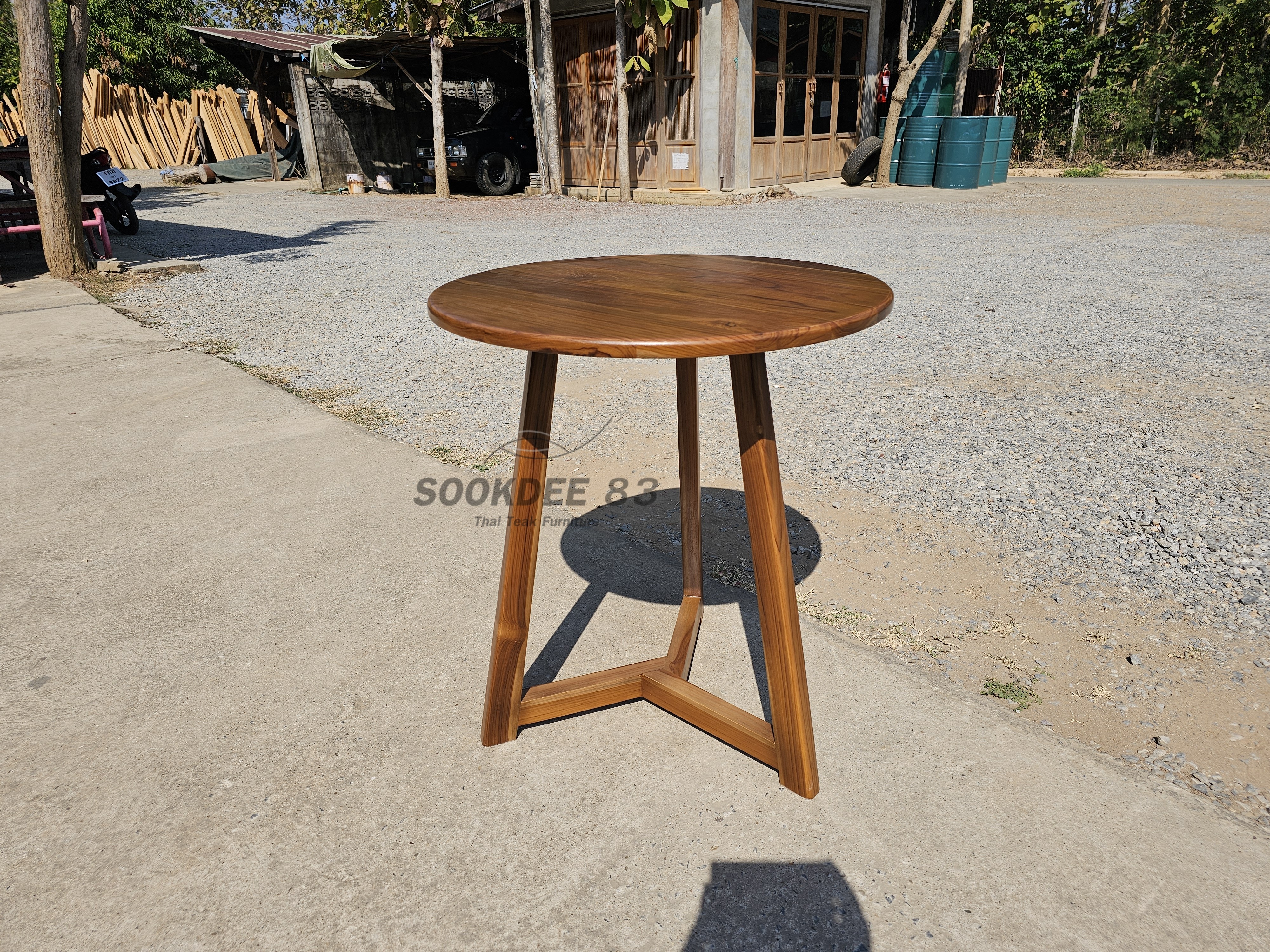 โต๊ะกาแฟมินิมอลกลม 3 ขา