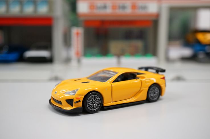 Tomica Premium LEXUS LFA Nurburgring Package Scale 1/62