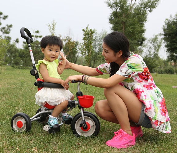 TP 21516 รถสามล้อเด็ก Edgar พับได้ มัลติฟังชั่นเป็นรถเข็นก็ได้ รูปทรงสวยทันสมัย