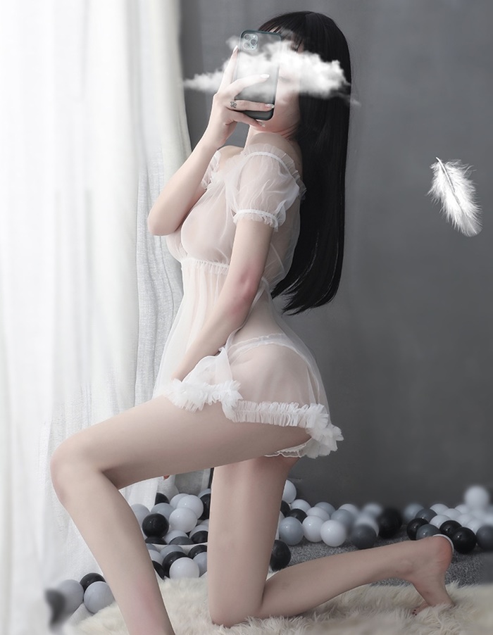 N822 ชุดนอนเซ็กซี่ ชุดนอนอีโรติกเป็นผ้าซีทรูสวมใส่แบบเสื้อปาดไหล่เอวจั้ม มาพร้อมกับกางเกงในซีทรูตามรูปถ่ายสินค้าจริงเลยค่ะ