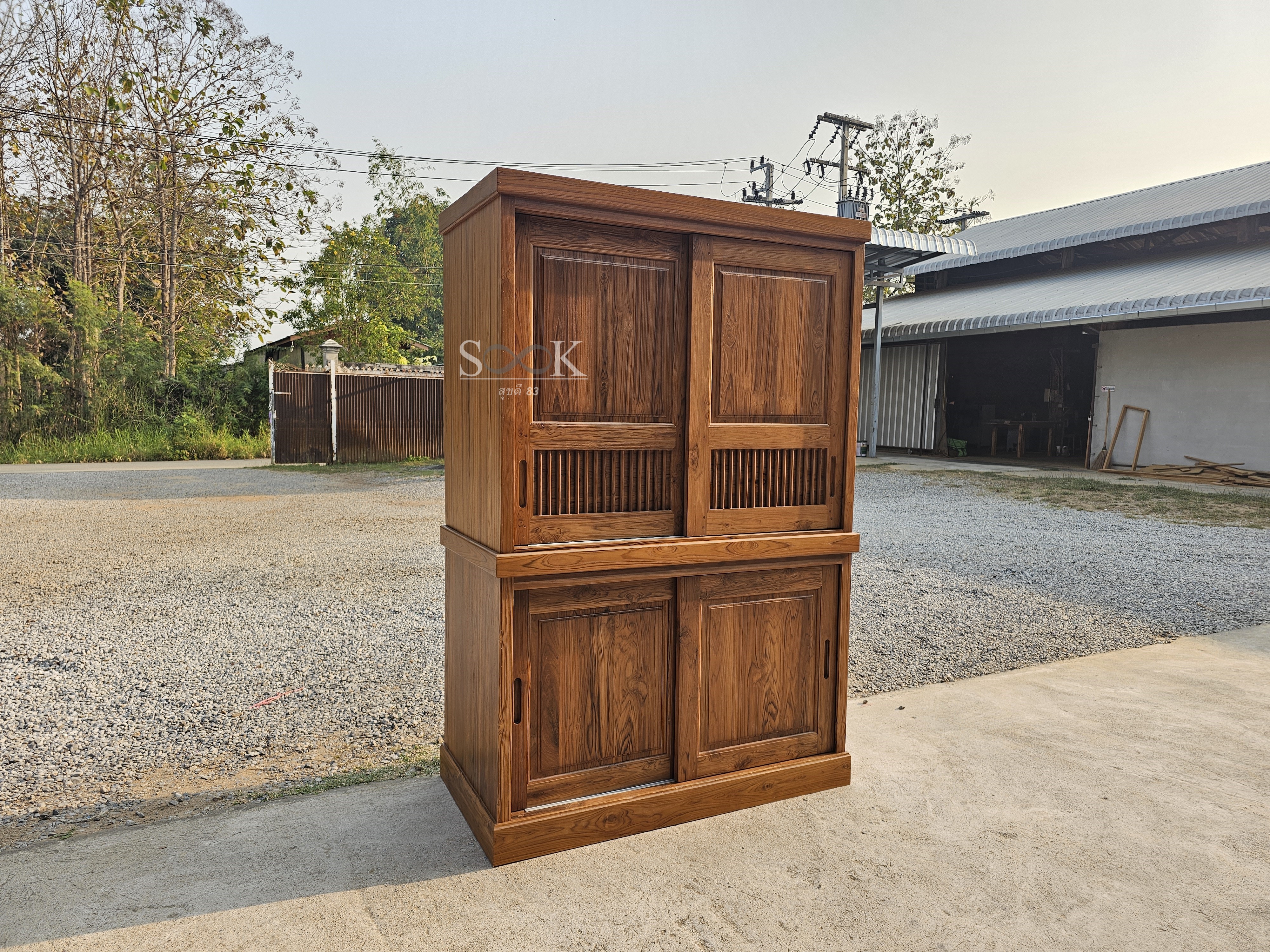 ตู้เสื้อผ้าบานสไลด์แยกท่อนมีชั้นพับผ้า