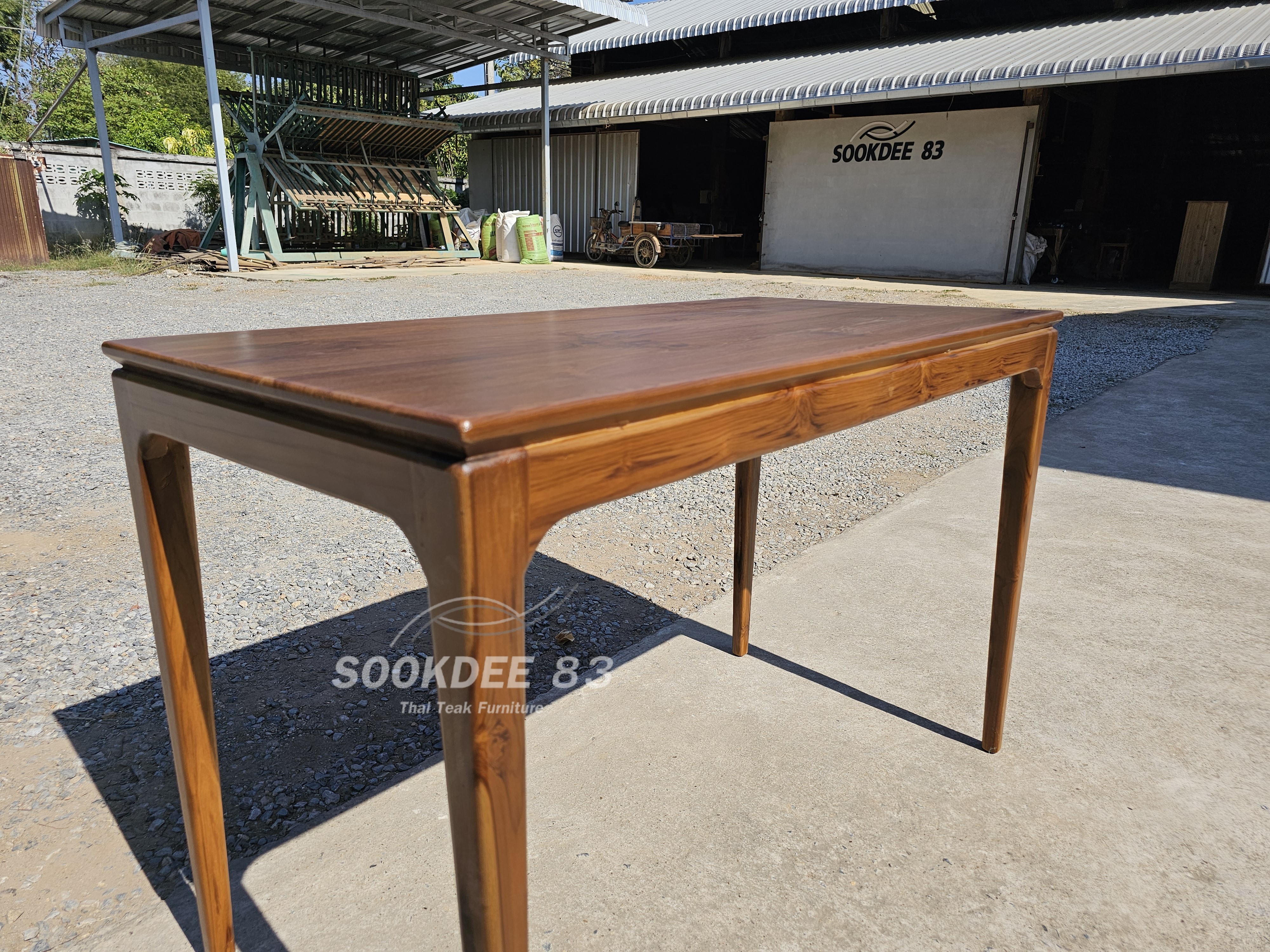 โต๊ะทำงานมินิมอล