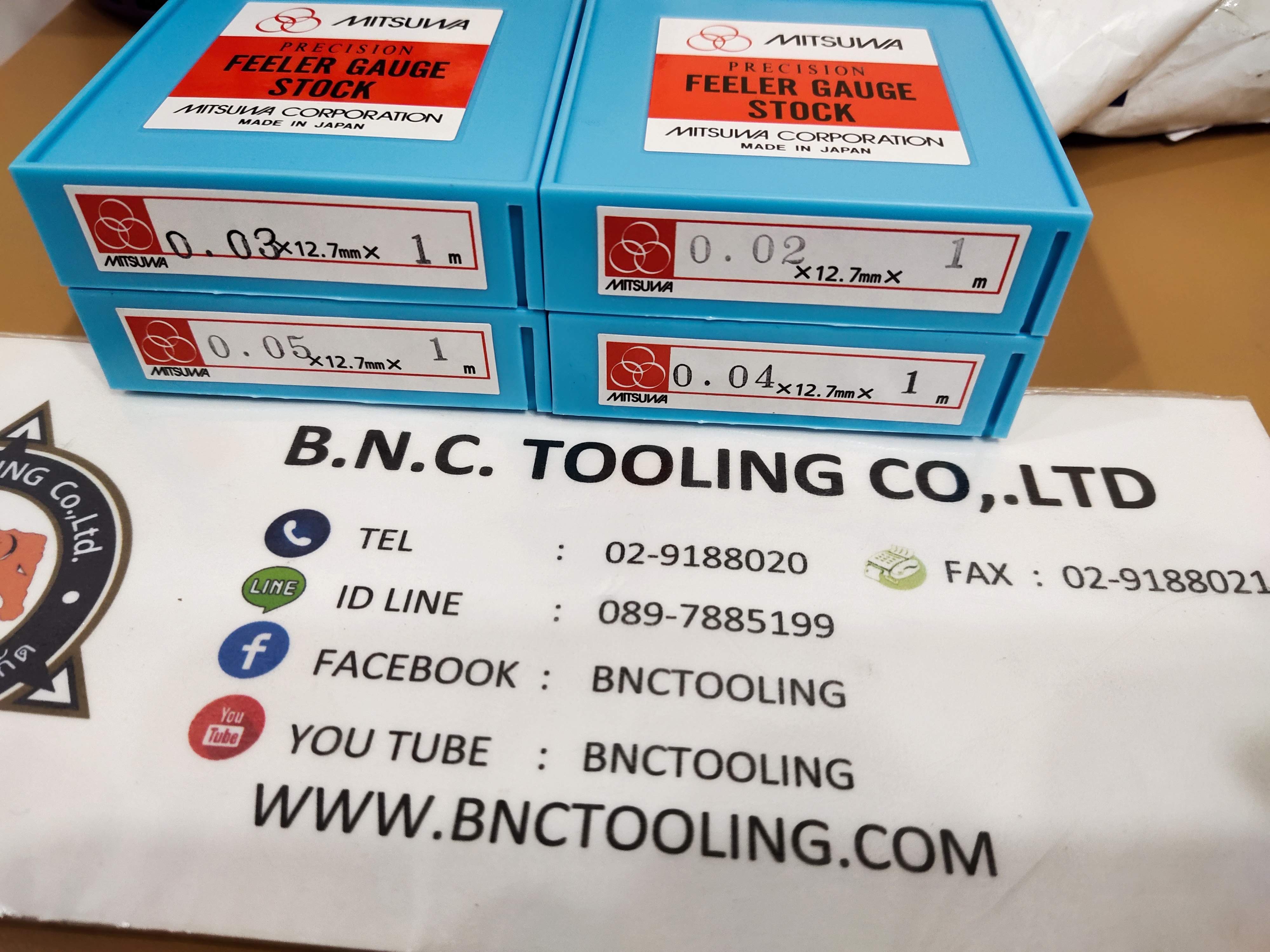 Mitsuwa ฟิลเลอร์เกจเหล็กแบบเส้นบรรจุกล่อง หน่วยวัดmm มีความยาวให้เลือก 3 แบบ ได้แก่ 1เมตร , 3เมตร และ 5เมตร