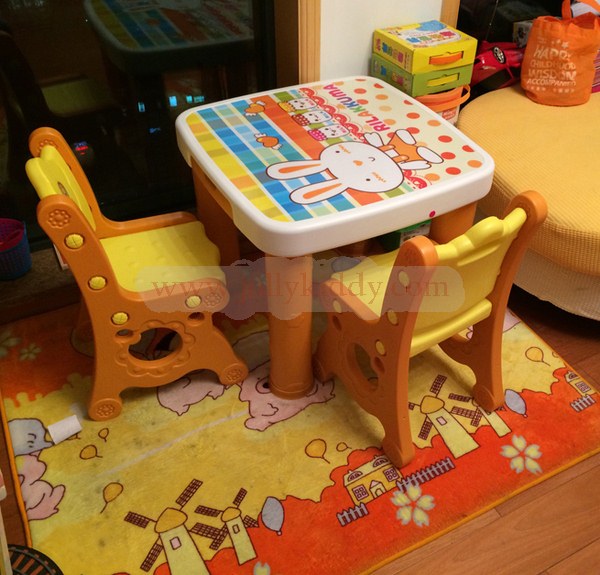 E10903 ชุดโต๊ะเรียนเขียนหนังสือสำหรับเด็กแบบน็อกดาวน์ ลายการ์ตูนแมวชมพู