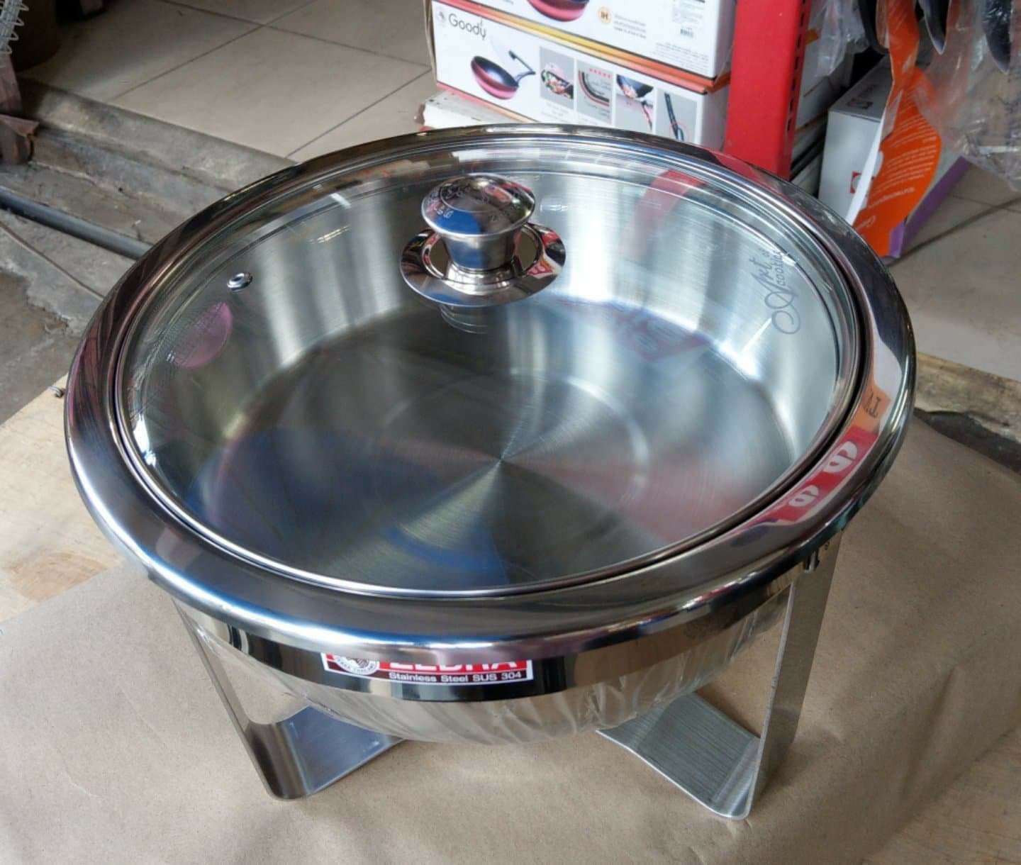 ชุดอ่างอุ่นอาหารทรงกลม 30 ซม รุ่น Classic II ฝาแก้ว ตราหัวม้าลาย