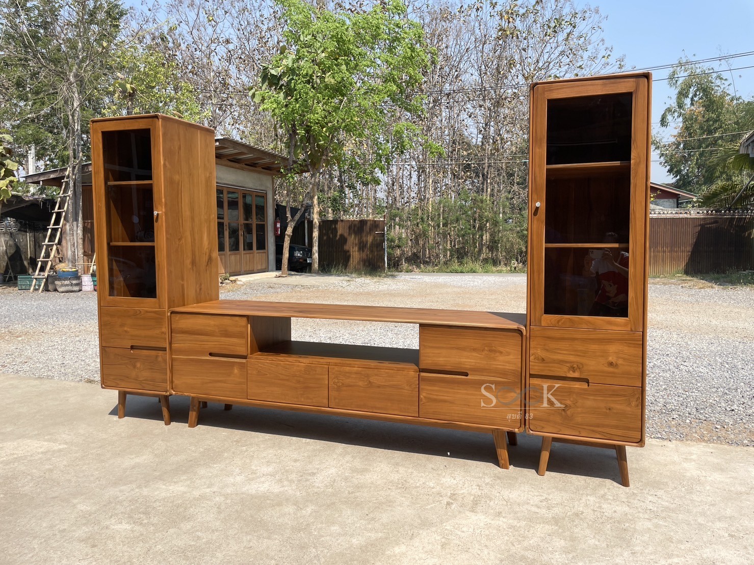 ตู้โชว์วางทีวีมินิมอล