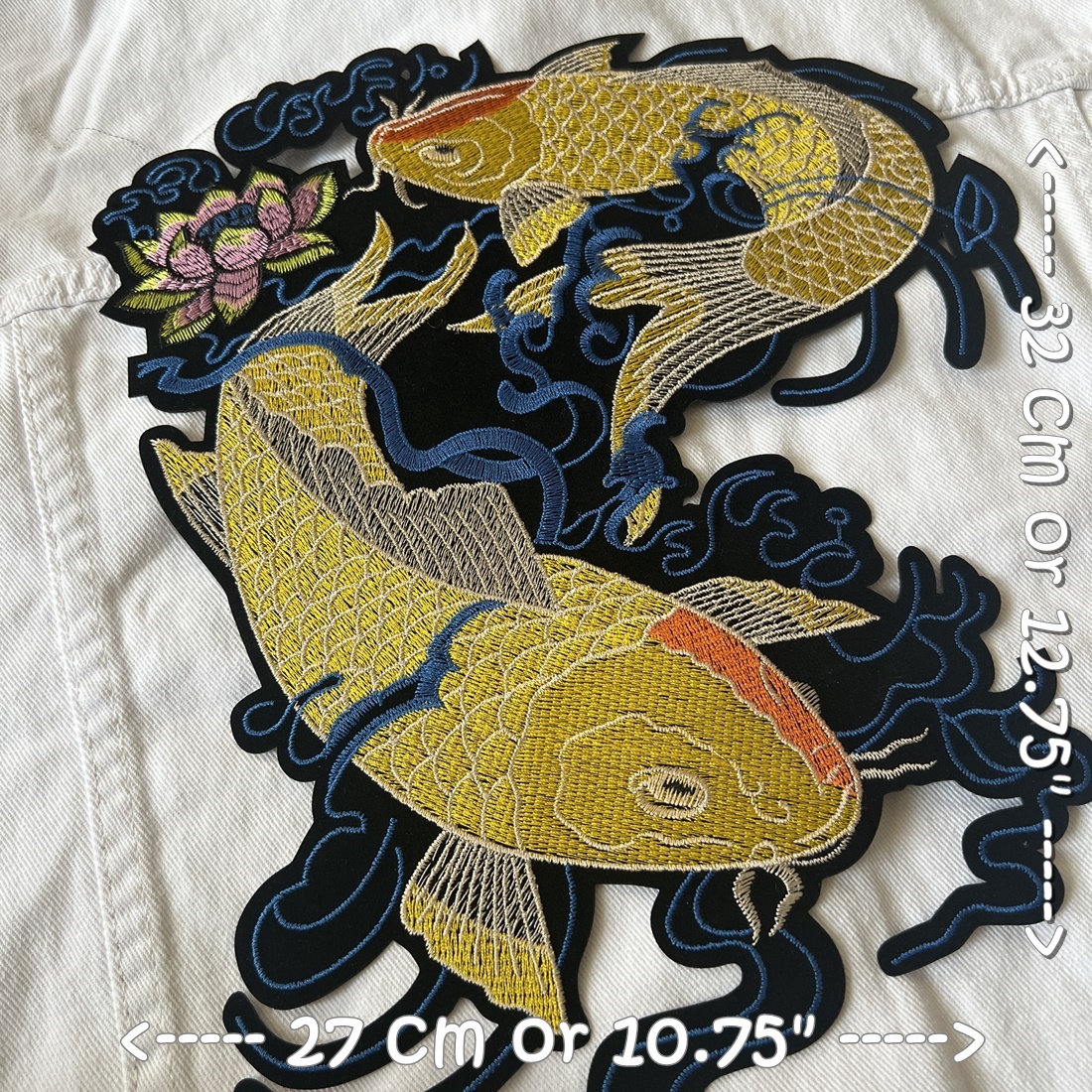 ปลาคาร์ฟ ญี่ปุ่น ตัวรีดติดเสื้อ อาร์มรีด อาร์มปัก ตกแต่งเสื้อผ้า หมวก กระเป๋า แจ๊คเก็ตยีนส์ Embroidered Iron on Patch ไซส์ใหญ่