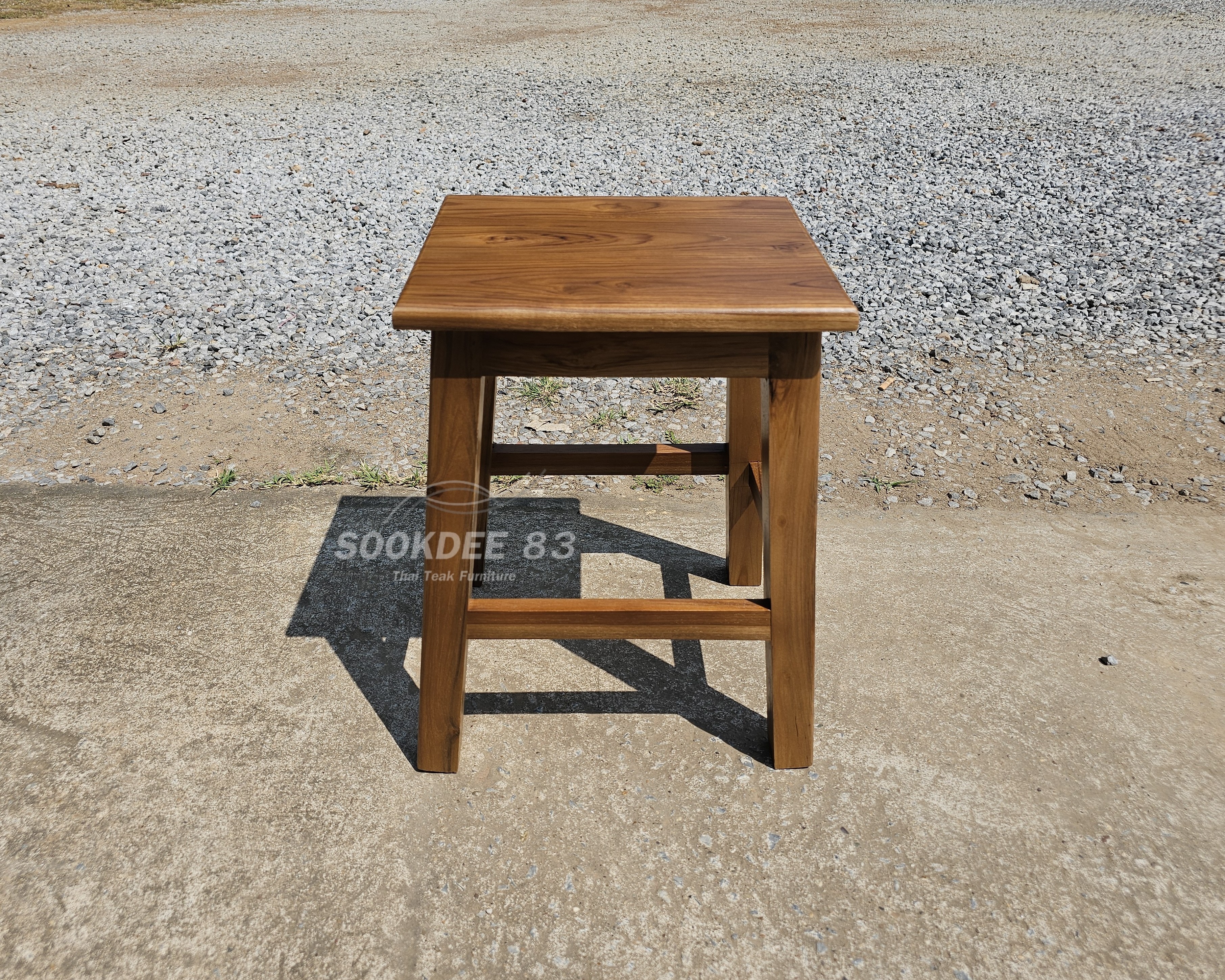 เก้าอี้มินิมอลขาเอ