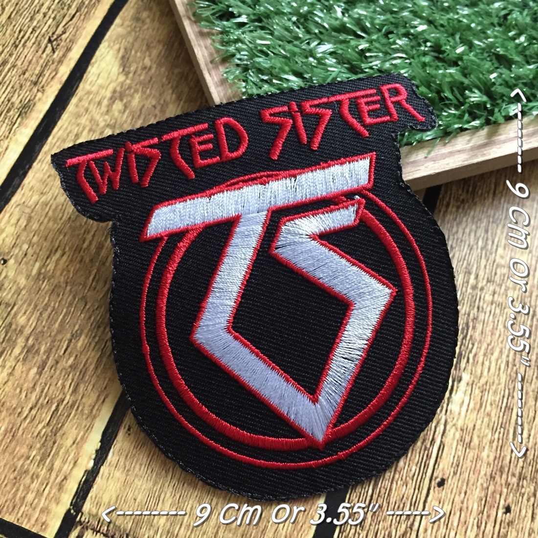 Twisted Sister วงดนตรี ร็อค เฮฟวี่เมทัล พังค์ ตัวรีดแบบปัก อาร์มปัก ตัวรีดติดเสื้อ ตัวรีด ติดกระเป๋า ติดหมวก ติดแจ๊คเก็ต Rock Iron on Embroidered Patch