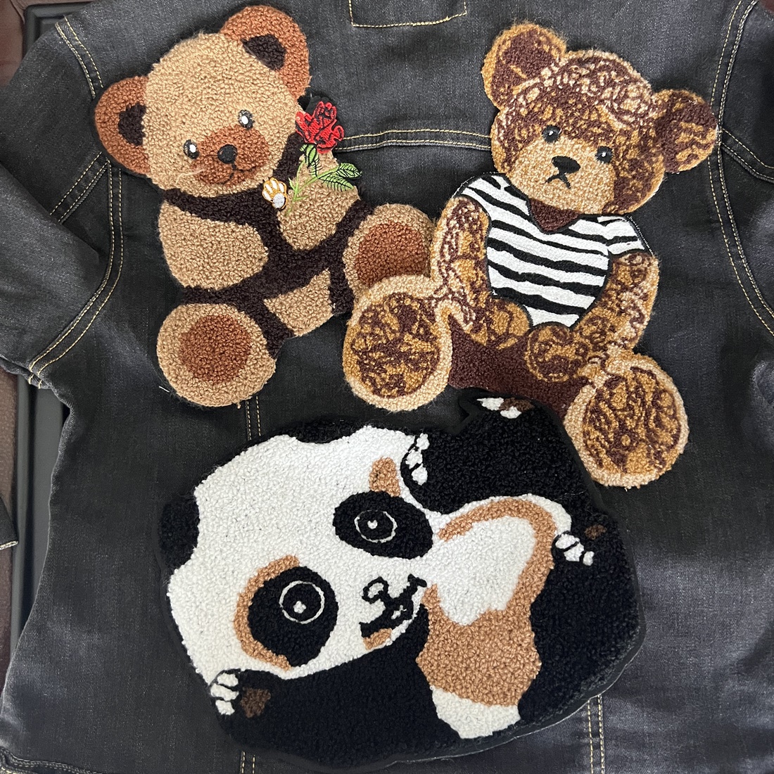 ตุ๊กตาหมี แพนด้า น่ารัก ตัวรีดติดเสื้อ อาร์มปัก ขนปุย (ไม่มีกาวรีด) ตกแต่งเสื้อผ้า กระเป๋า แจ๊คเก็ตยีนส์ Cute Creature Embroidered Iron on Patch
