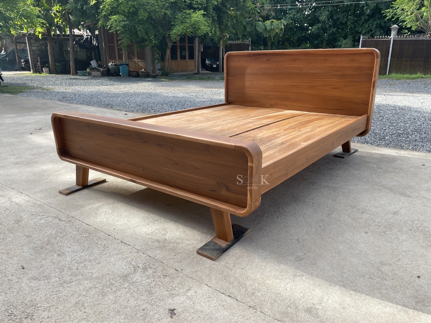 เตียงมินิมอลแคปซูลพื้นโล่ง