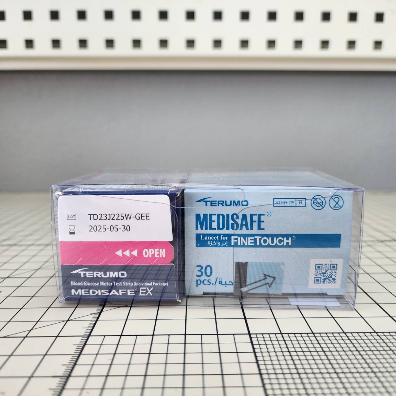 เครื่องตรวจน้ำตาล TERUMO MEDISAFE EX + กระเปาะและเข็มตรวจ 30 ชุด