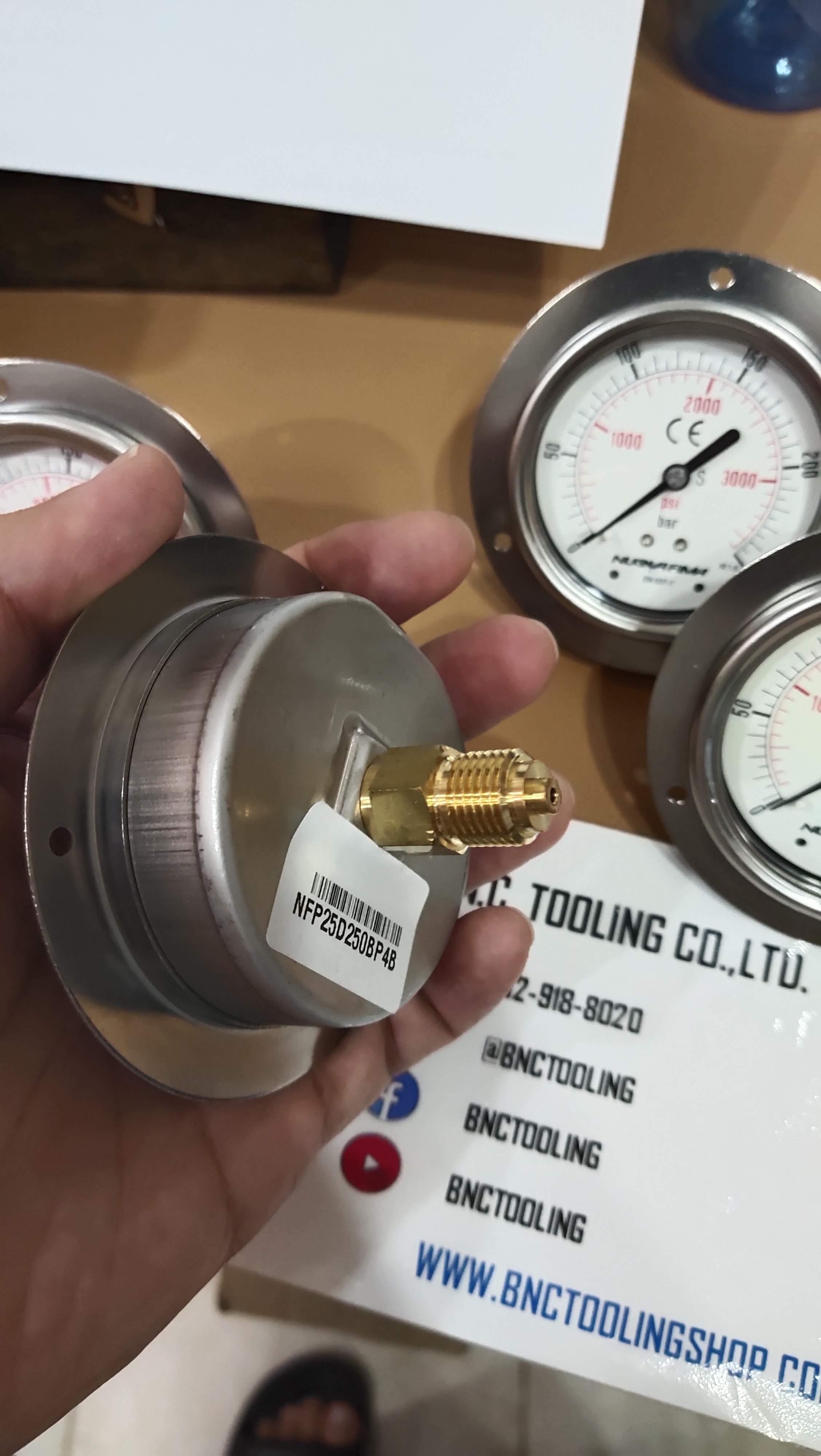 Pressure Gauge [nuova fima] เกจวัดความดันแบบออกเกลียวออกหลังมีปีก ขนาด 2.5 นิ้ว