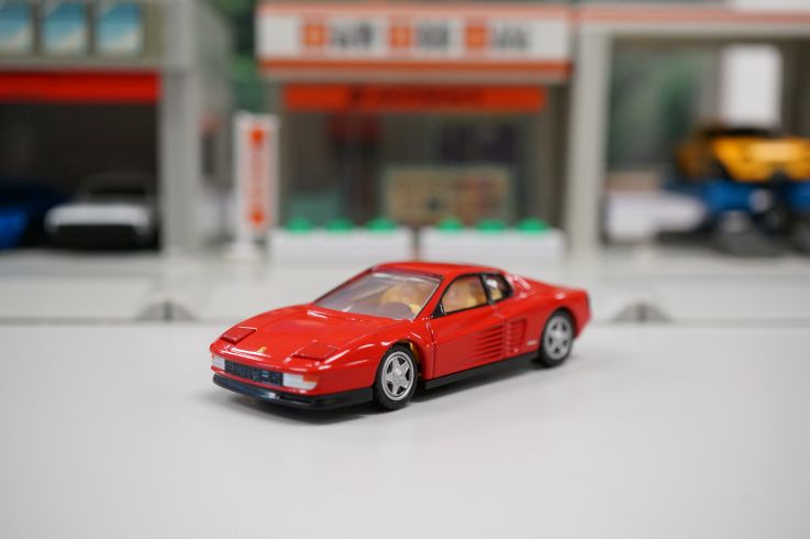 Tomica Premium Ferrari Testarossa 512 TR Scale 1/61
