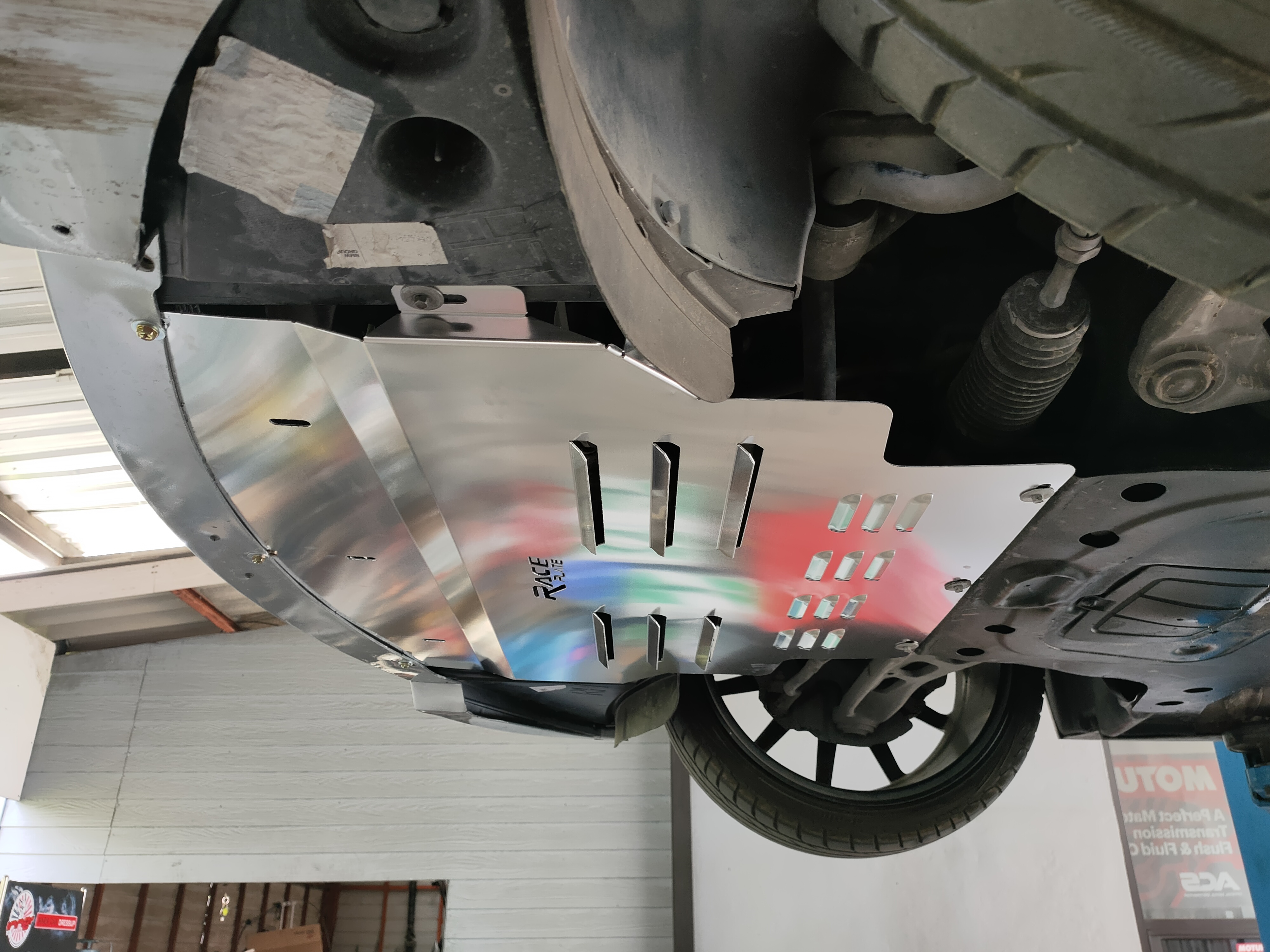 แผ่นปิดใต้ห้องเครื่องอลูมิเนียม BMW Z4 E85 Raceplate_Undertray