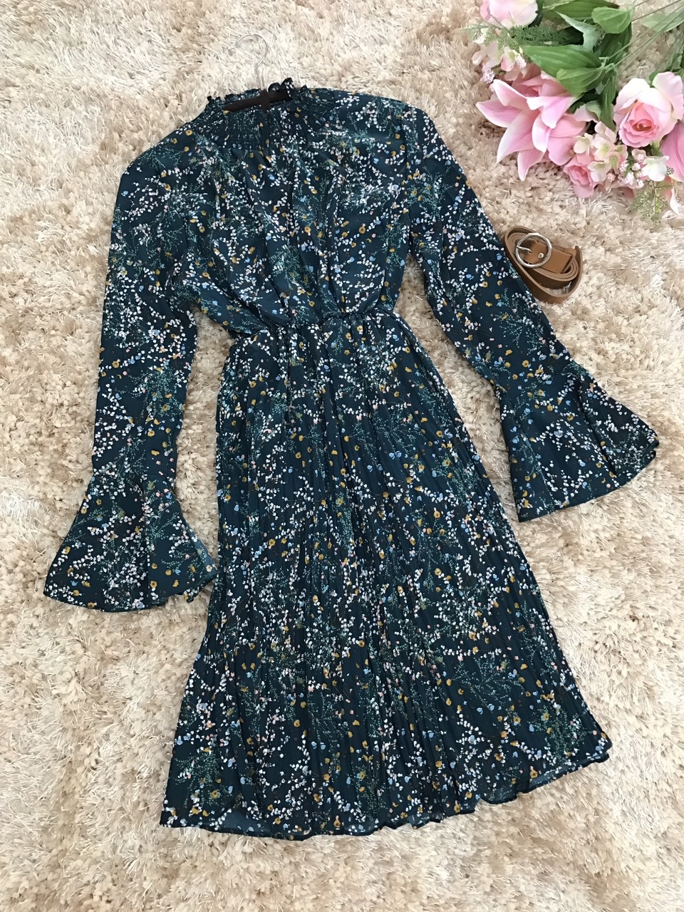 ชุดเซ็ทเดรสและเสื้อกั๊ก พร้อมเข็มขัด สุดคุ้มมากค่ะ ส่งฟรี ems