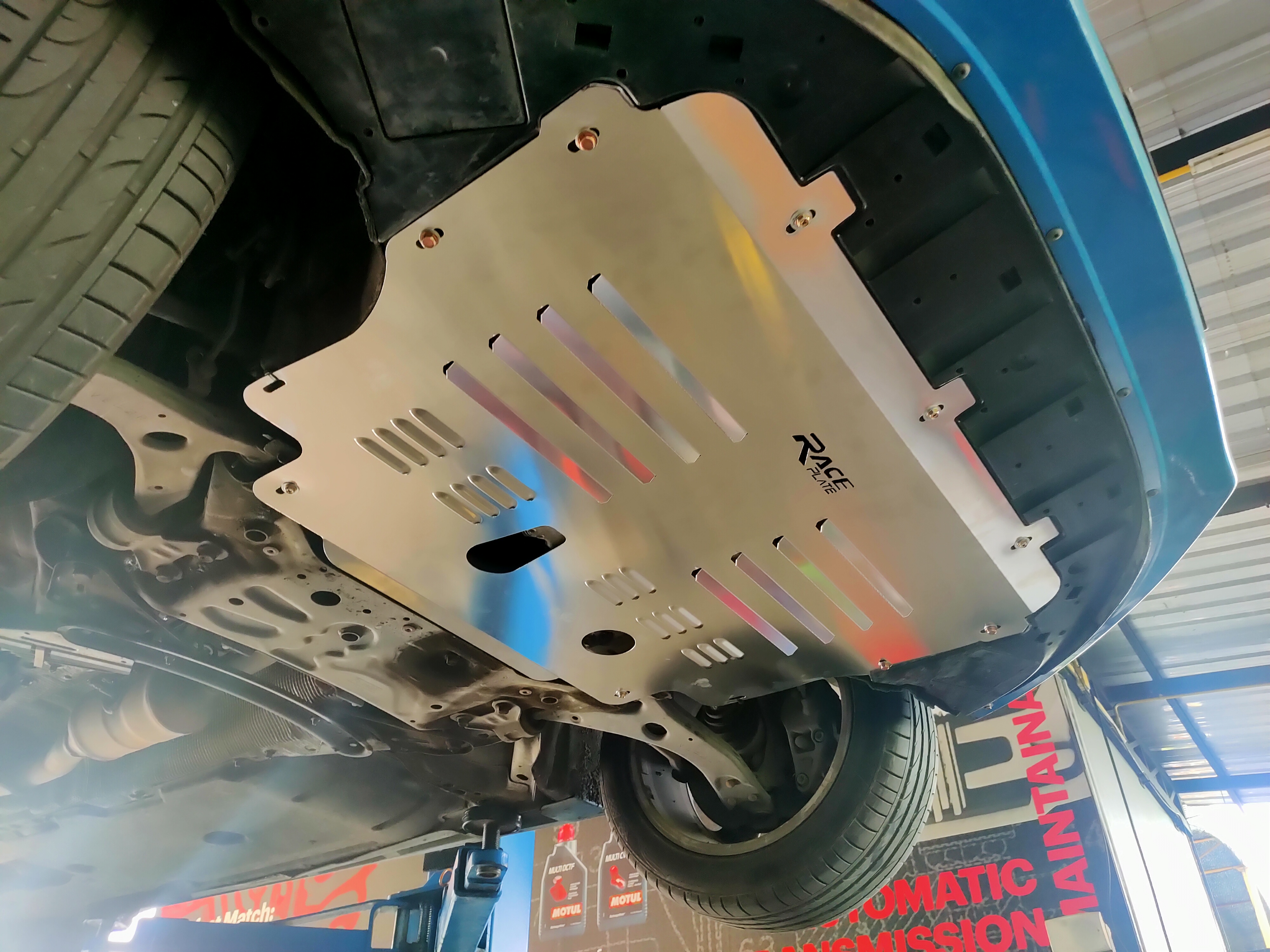 แผ่นปิดใต้ห้องเครื่องอลูมิเนียม Volvo V40 Raceplate_Undertray