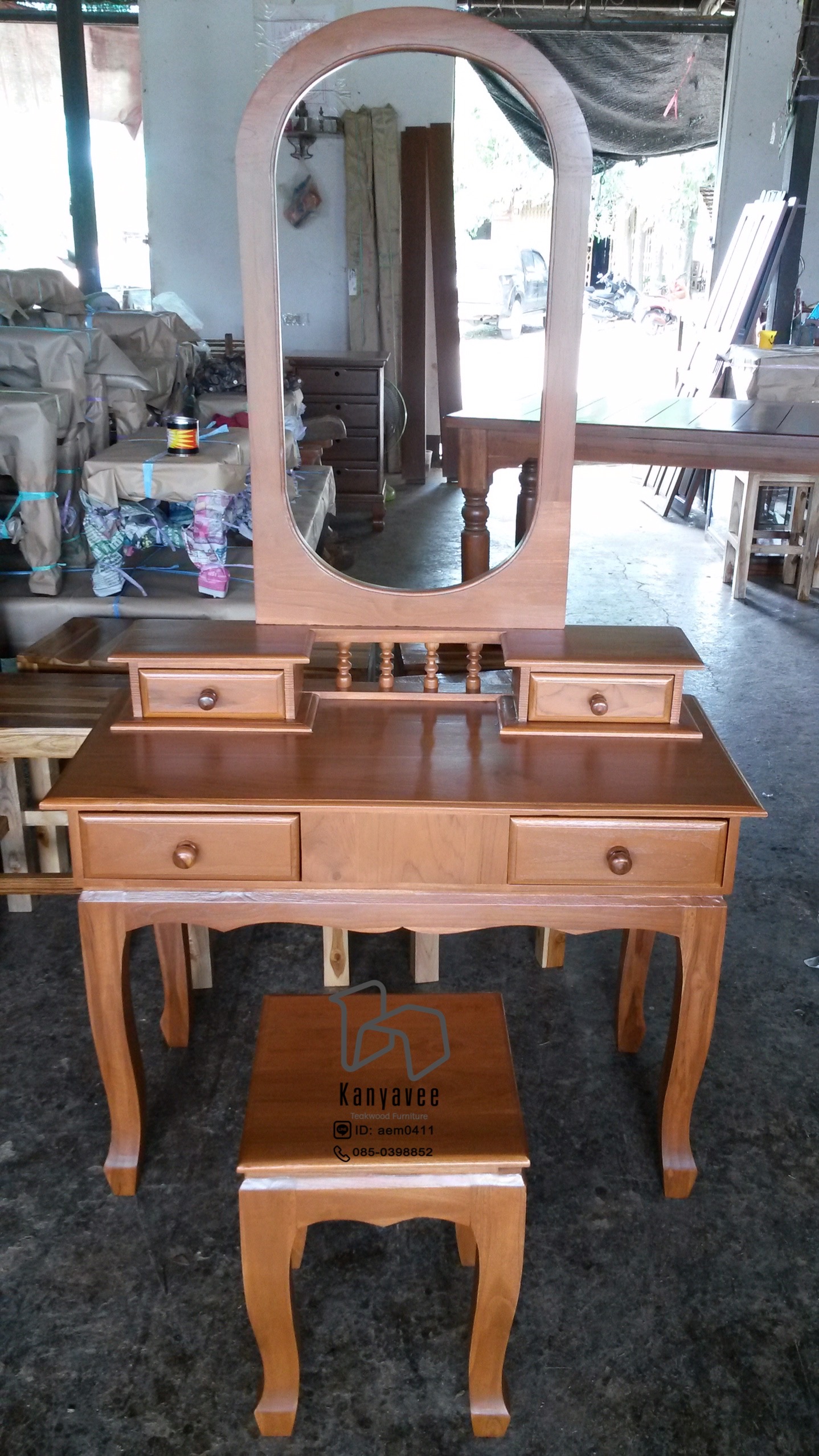 โต๊ะเครื่องแป้งไม้สัก