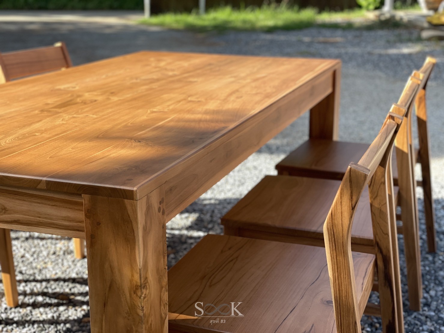 ชุดโต๊ะกินข้าวขาตรง เก้าอี้พนักแหงน