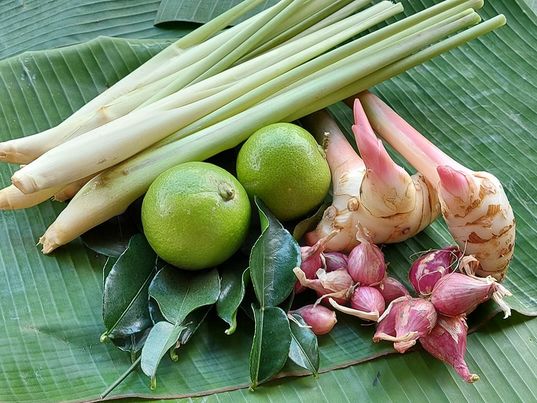 ชุดต้มยำ (ตะไคร้ ข่า ใบมะกรูด หอมแดง)