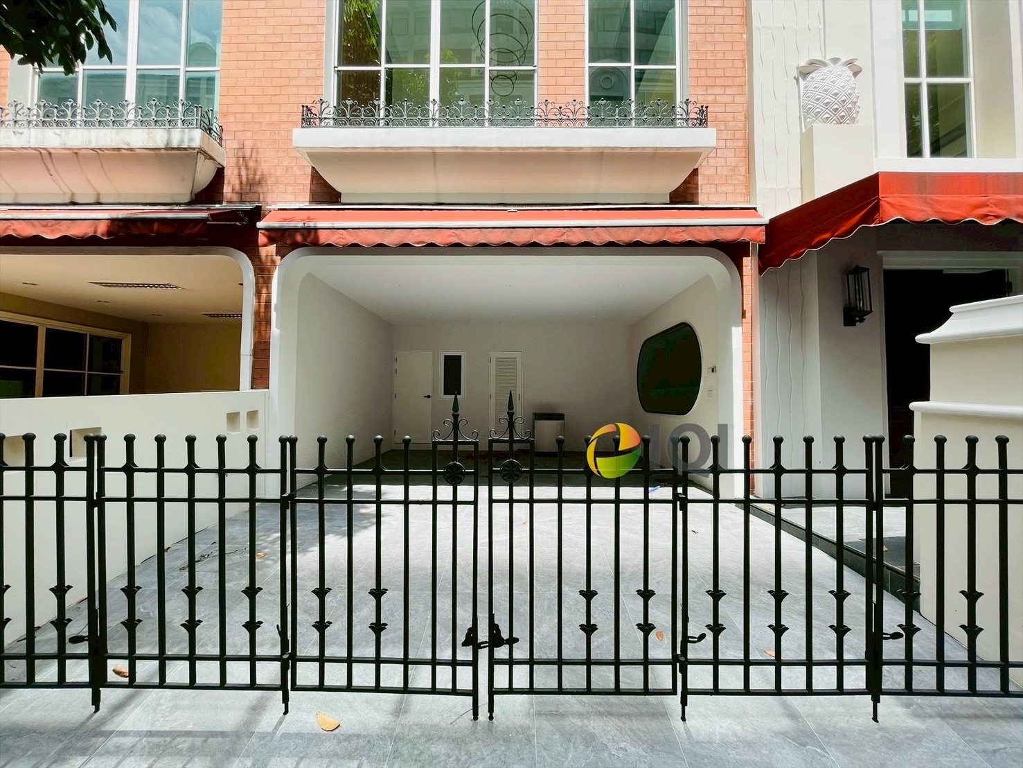 ขายทาวน์โฮม บ้านกลางกรุง ทองหล่อ ตกแต่ง แบบ (Japanese Style) ซอยสุขุมวิท 55