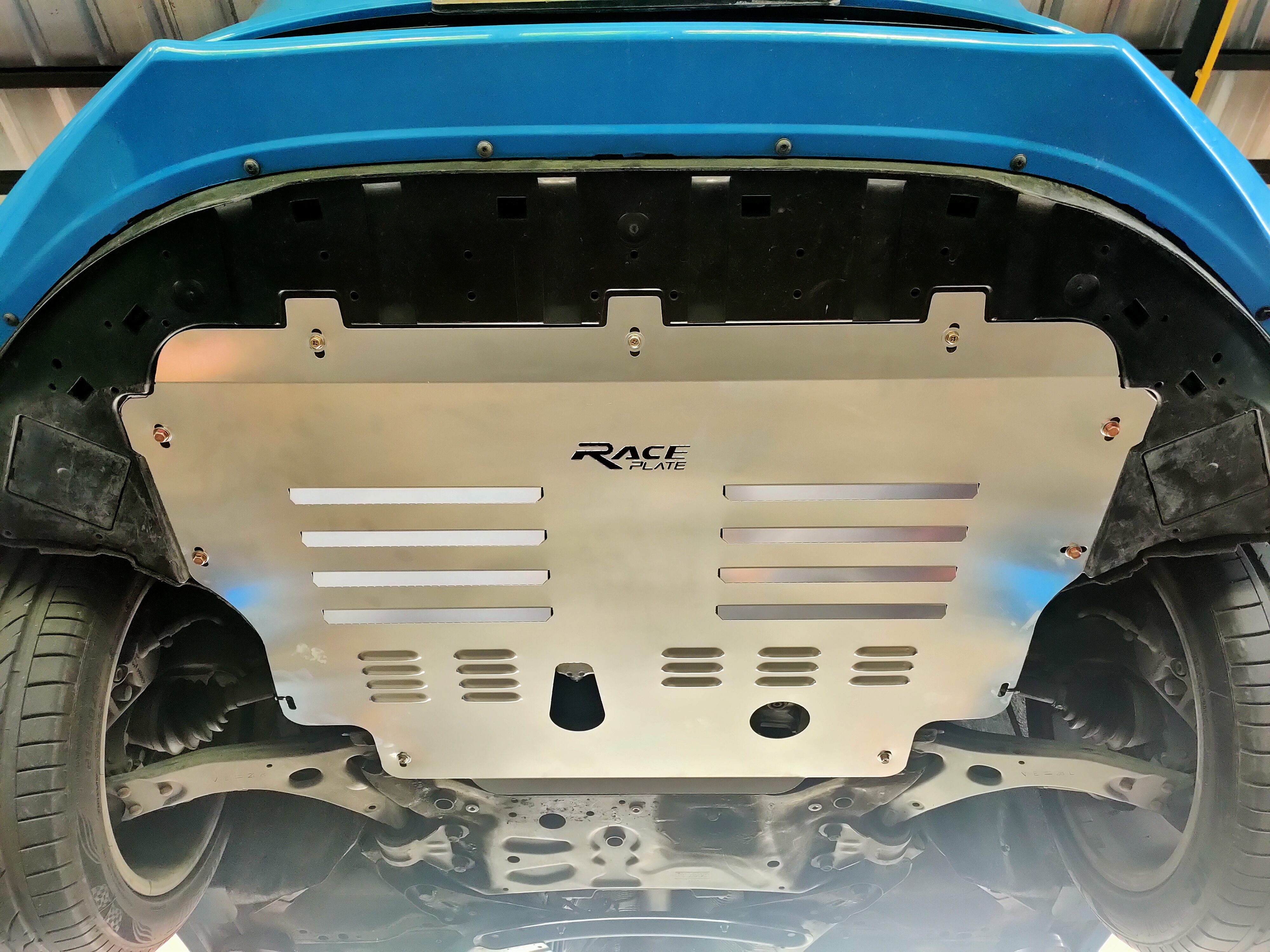 แผ่นปิดใต้ห้องเครื่องอลูมิเนียม Volvo V40 Raceplate_Undertray