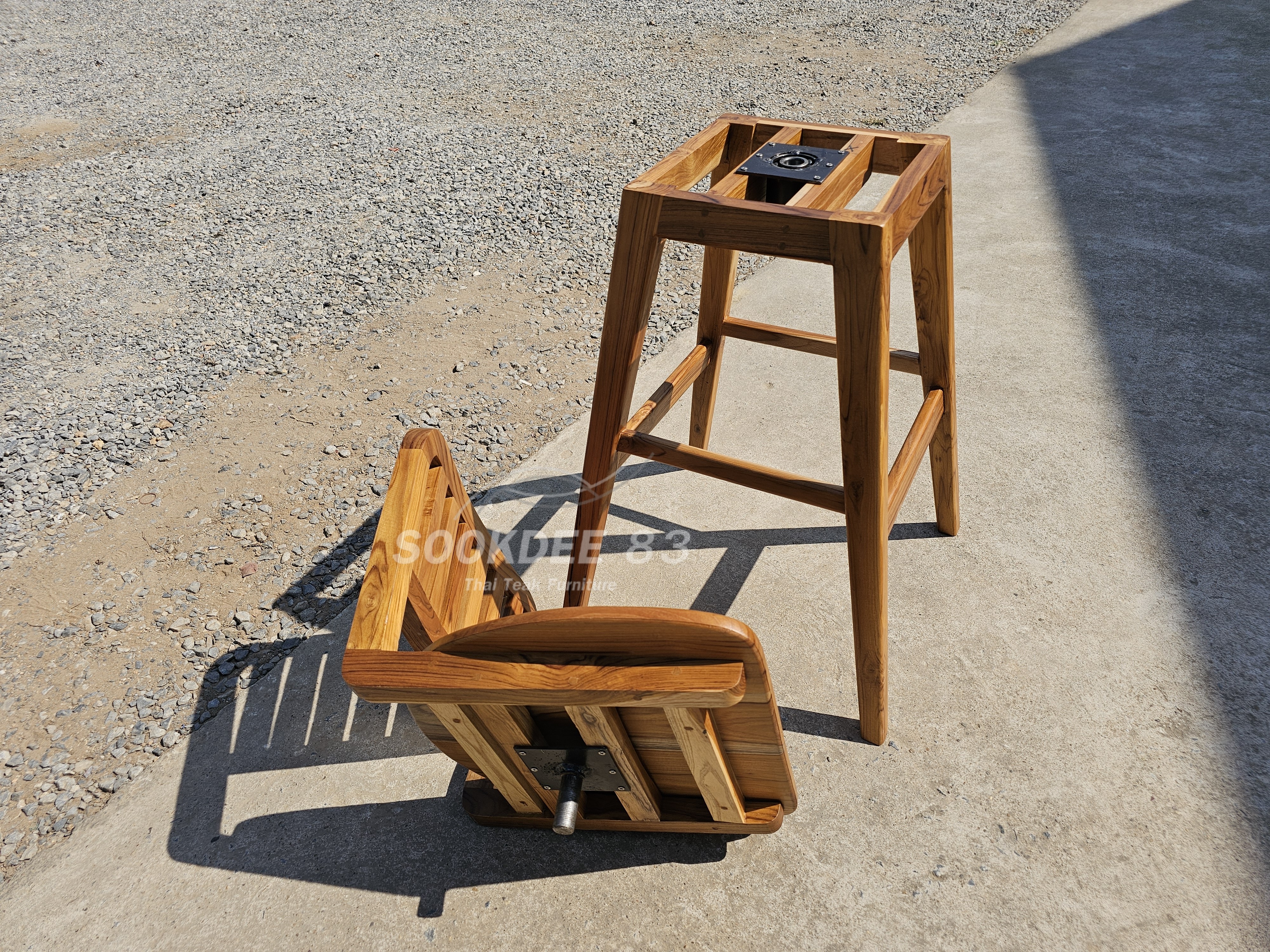 เก้าอี้บาร์หมุนมินิมอลมาลี