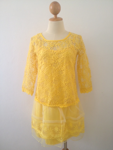 ชุดเดรสผ้าไหมแก้วลายดอกไม้ แขนสามส่วน มี 2 สีค่ะ ส่งฟรี ems