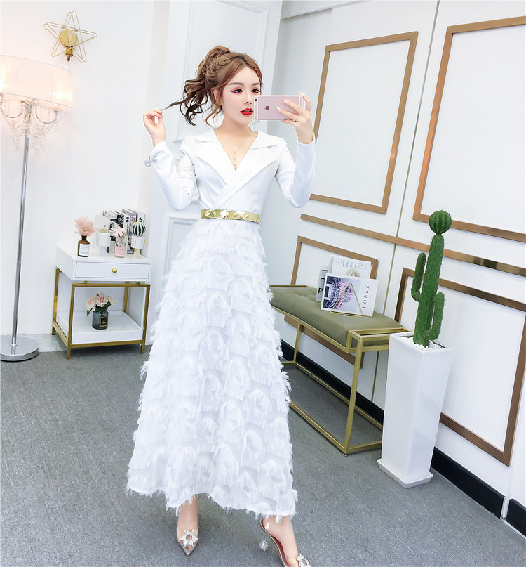 ชุดเดรสสีขาวออกงาน ไซน์คอปกขนาดใหญ่ มีเข็มขัดสีทองเงาๆๆ ให้เหมือนแบบ ส่งฟรี ems