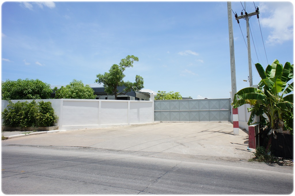 ขายถูก โรงงานพร้อมบ้าน และหอพักคนงาน เนื้อที่ 5ไร่ ต.ท่าทราย ใกล้แยกมหาชัย ใหม่มาก พร้อมเข้าอยู่และทำงานทันที