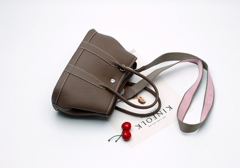 กระเป๋าหนังแท้ COZY Garden size 25cm