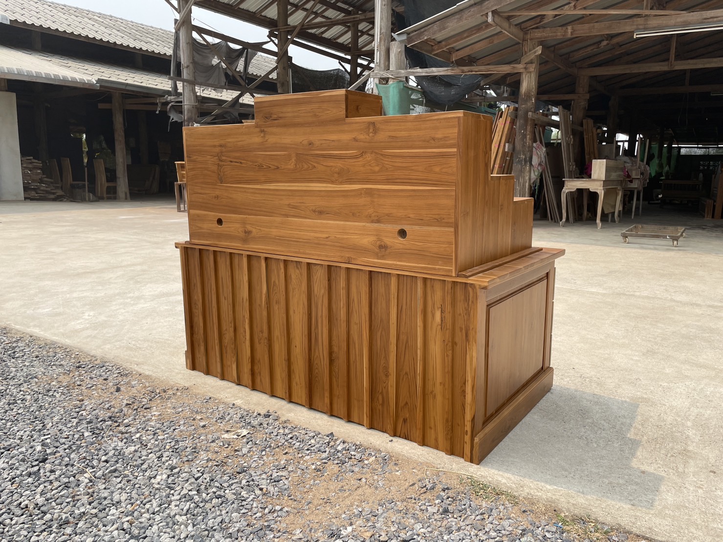 โต๊ะหมู่บูชาแบบตู้ 1.5 ม.