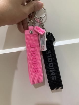 Smiggle keychain -- game กดน้ำ // smiggle