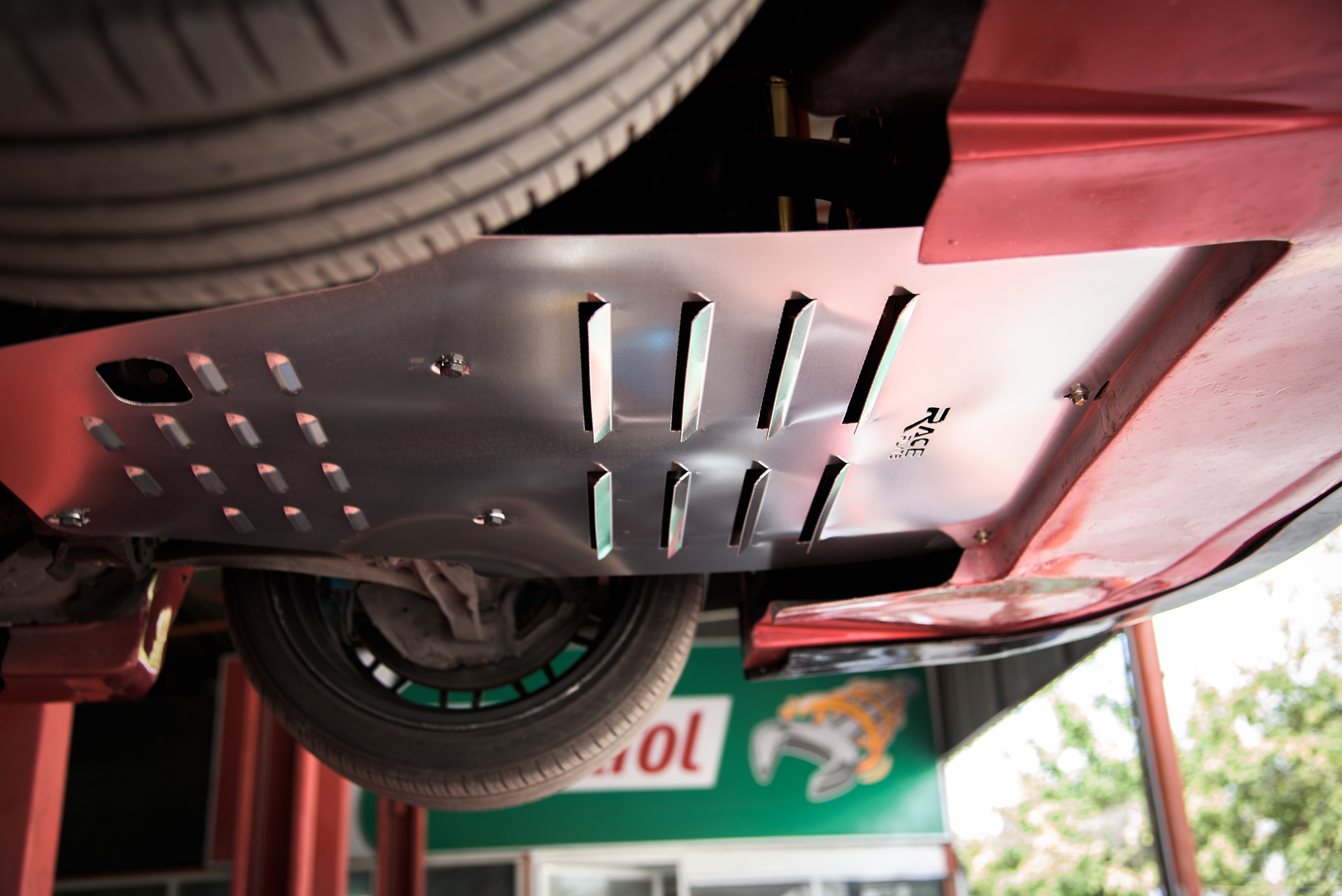 แผ่นปิดใต้ห้องเครื่องอลูมิเนียม Toyota Supra 80 Raceplate_Undertray